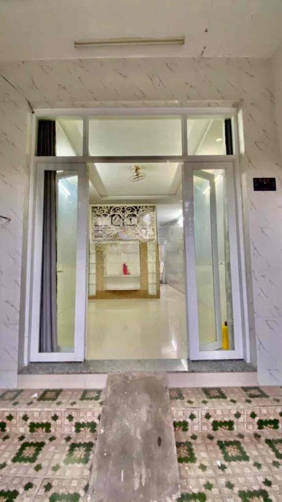 Cho thuê nhà hẻm xe hơi an ninh gần Q6