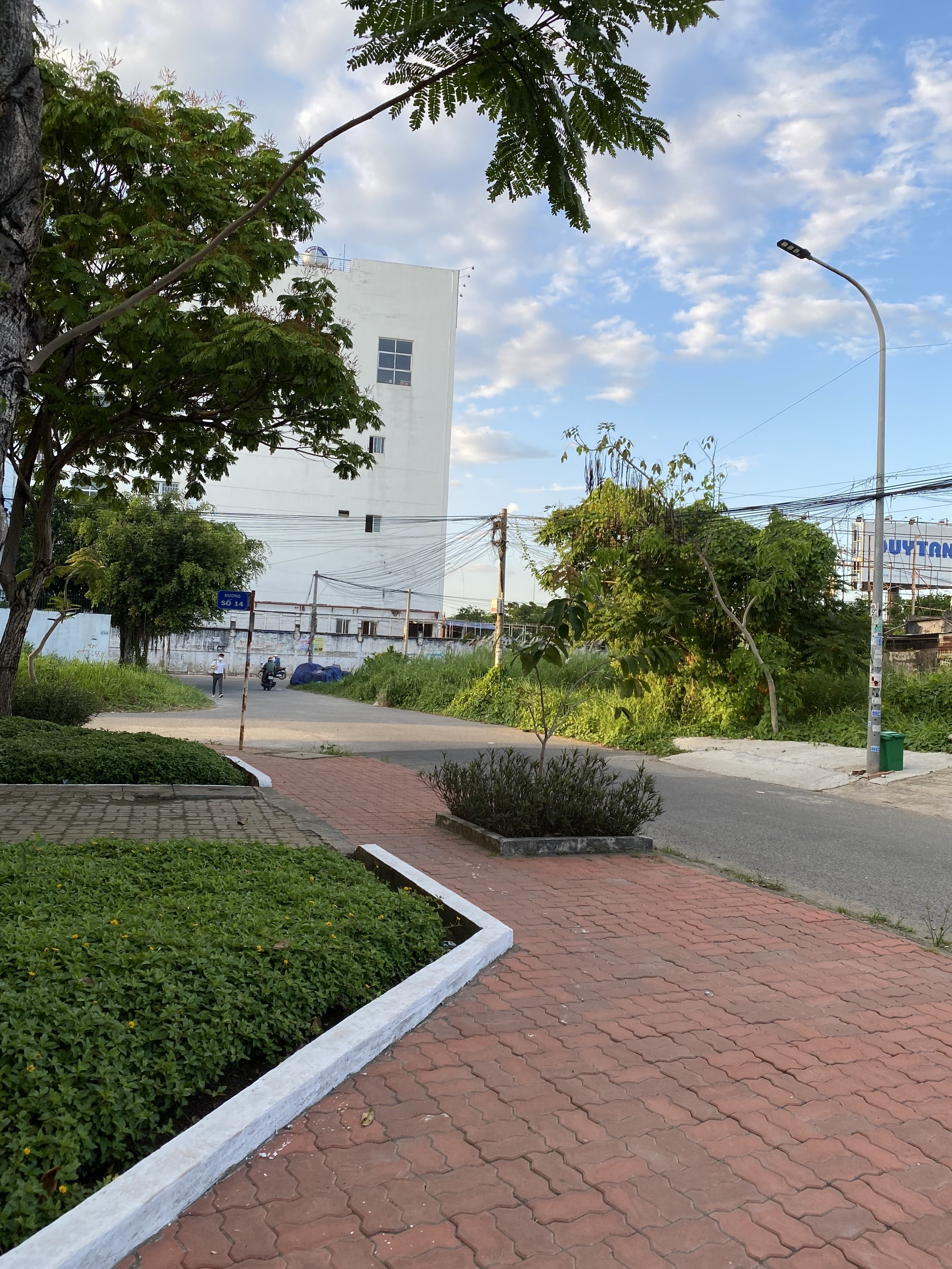 Bán đất khu dân cư Hương Lộ 5 - tiện ra Đại Lộ Đông Tây