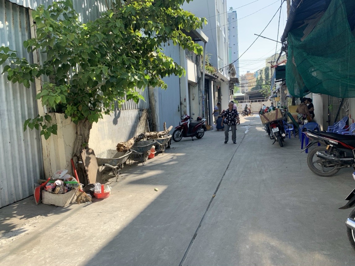 Bán nhà xường diện tích lớn khu chợ Phú Lâm