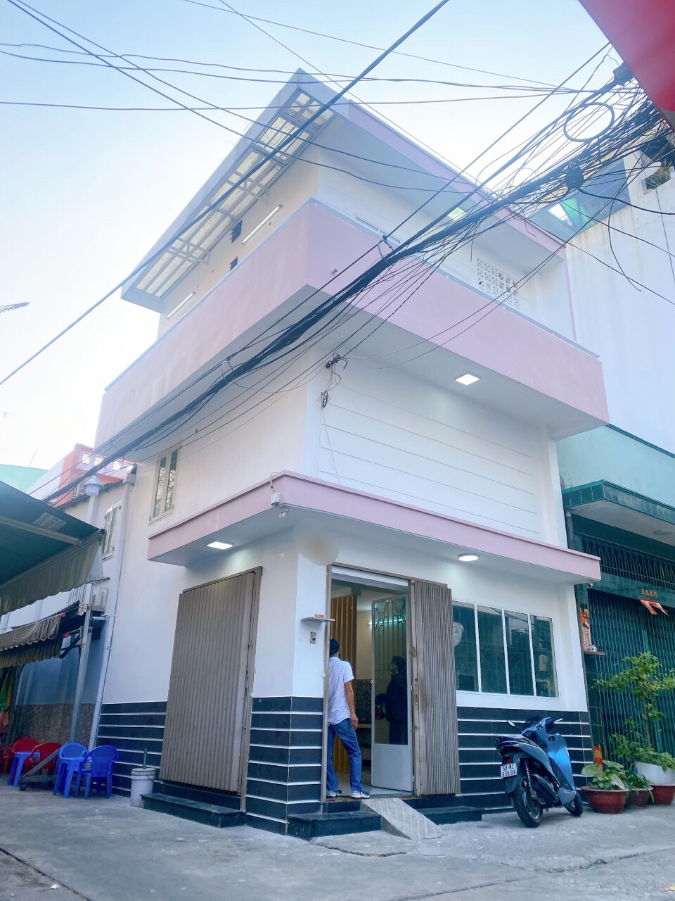 Bán nhà đẹp mới xây góc 2 mặt tiền Q11