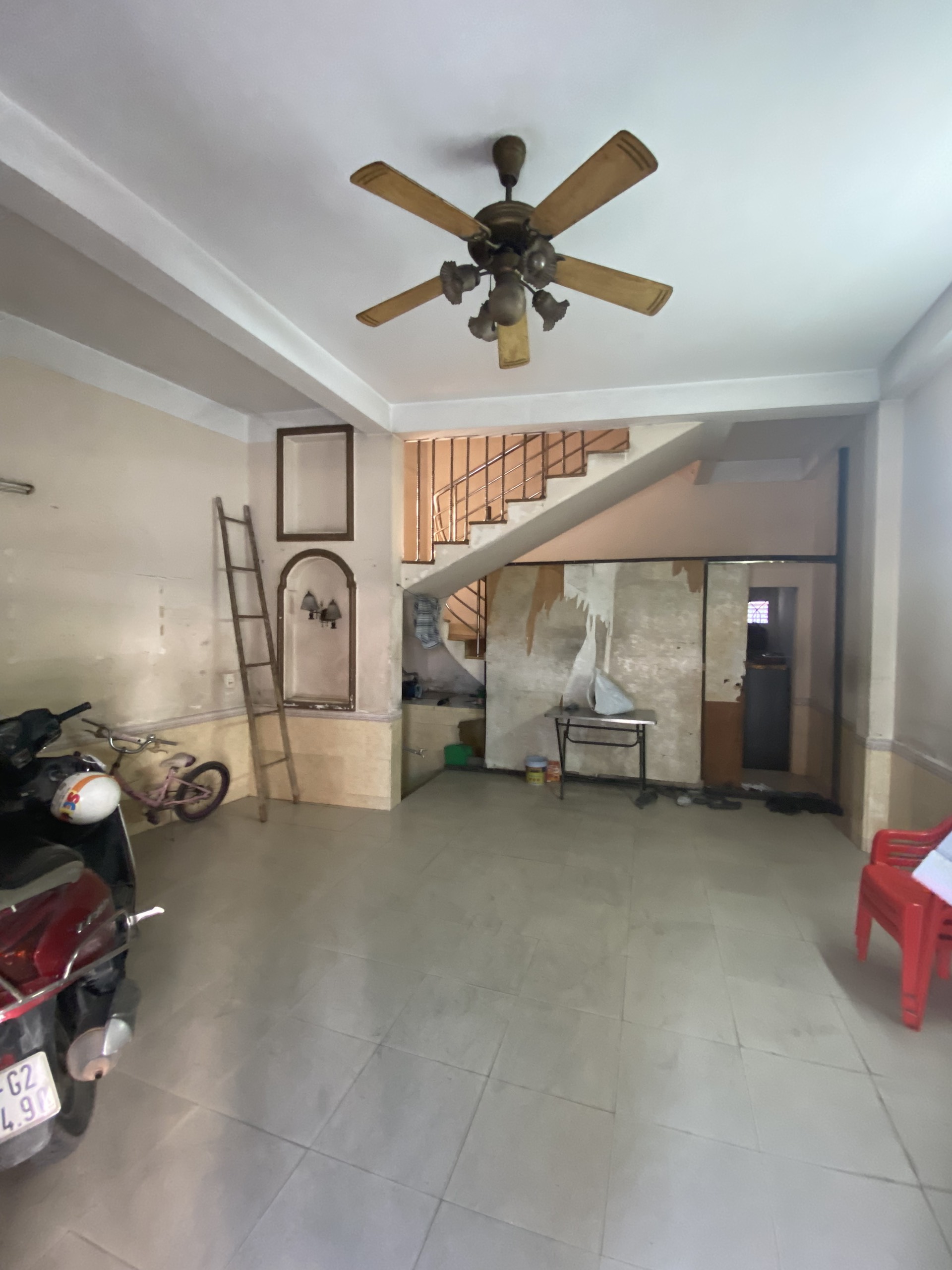 Bán nhà mặt tiền kinh doanh khu Phạm Văn Chí