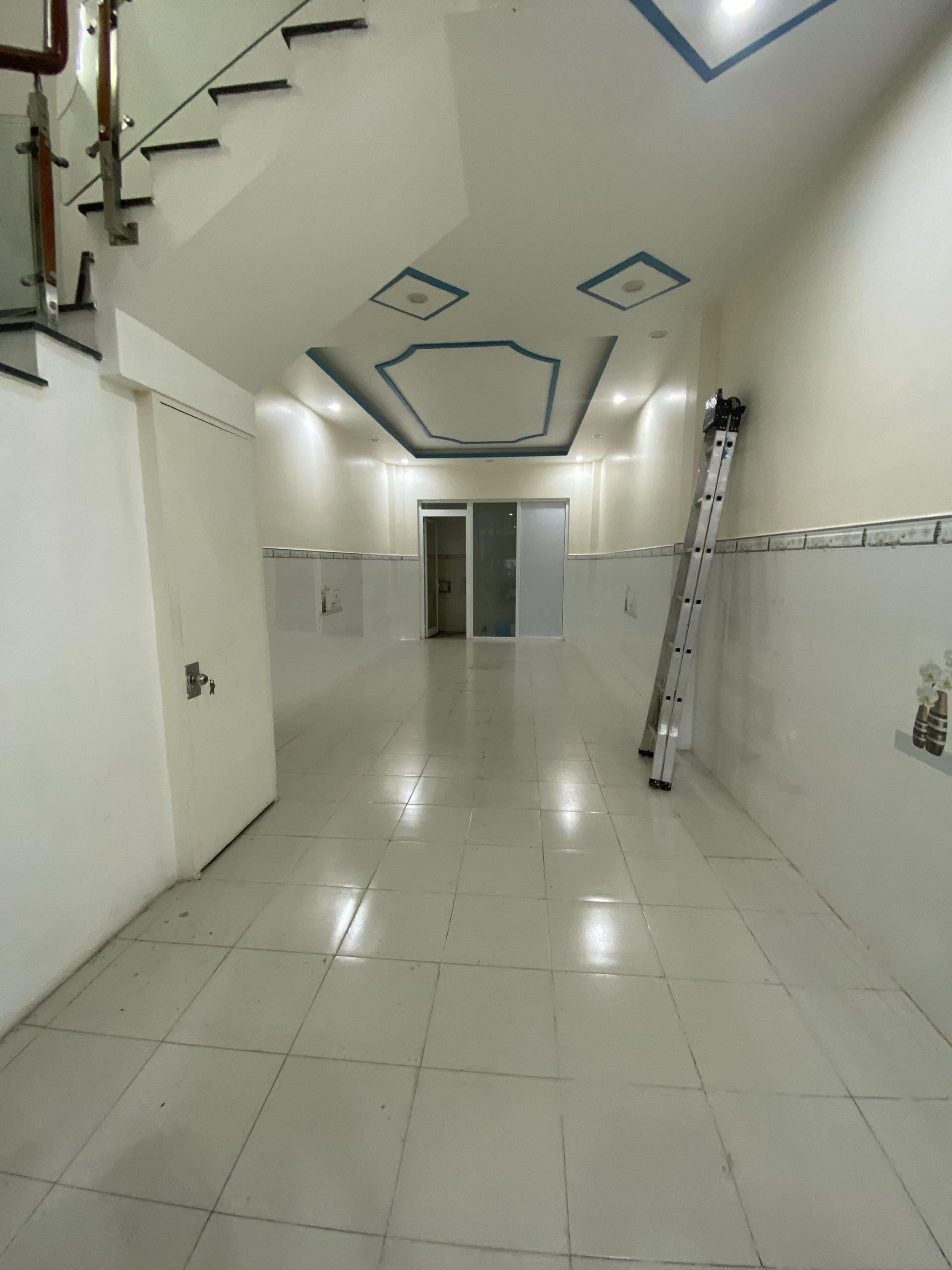 Bán nhà mặt tiền kinh doanh Bình Phú - Gần công viên Bình Phú