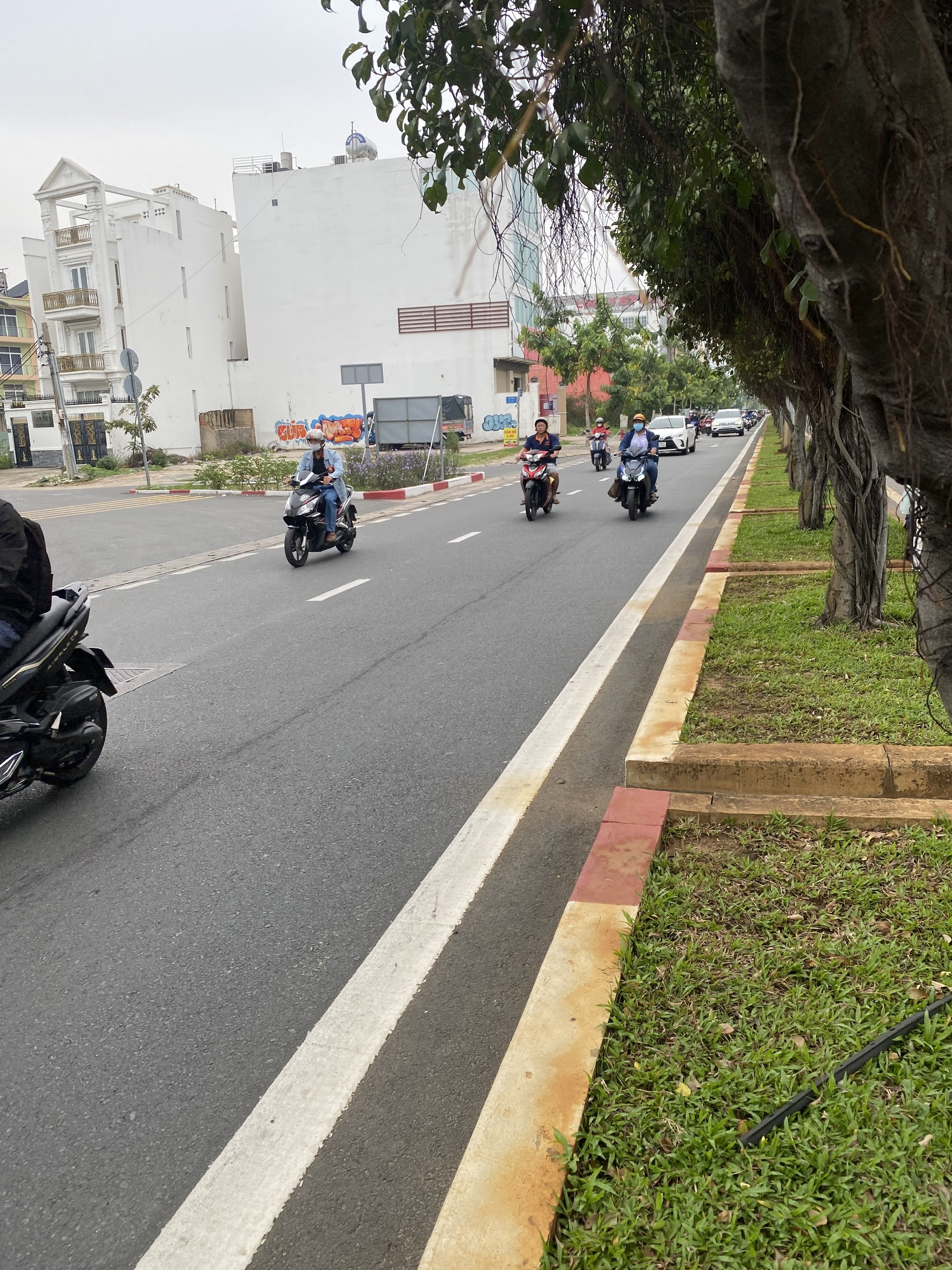 Bán đất mặt tiền Võ Văn Kiệt , gần khu Nam Hùng Vương