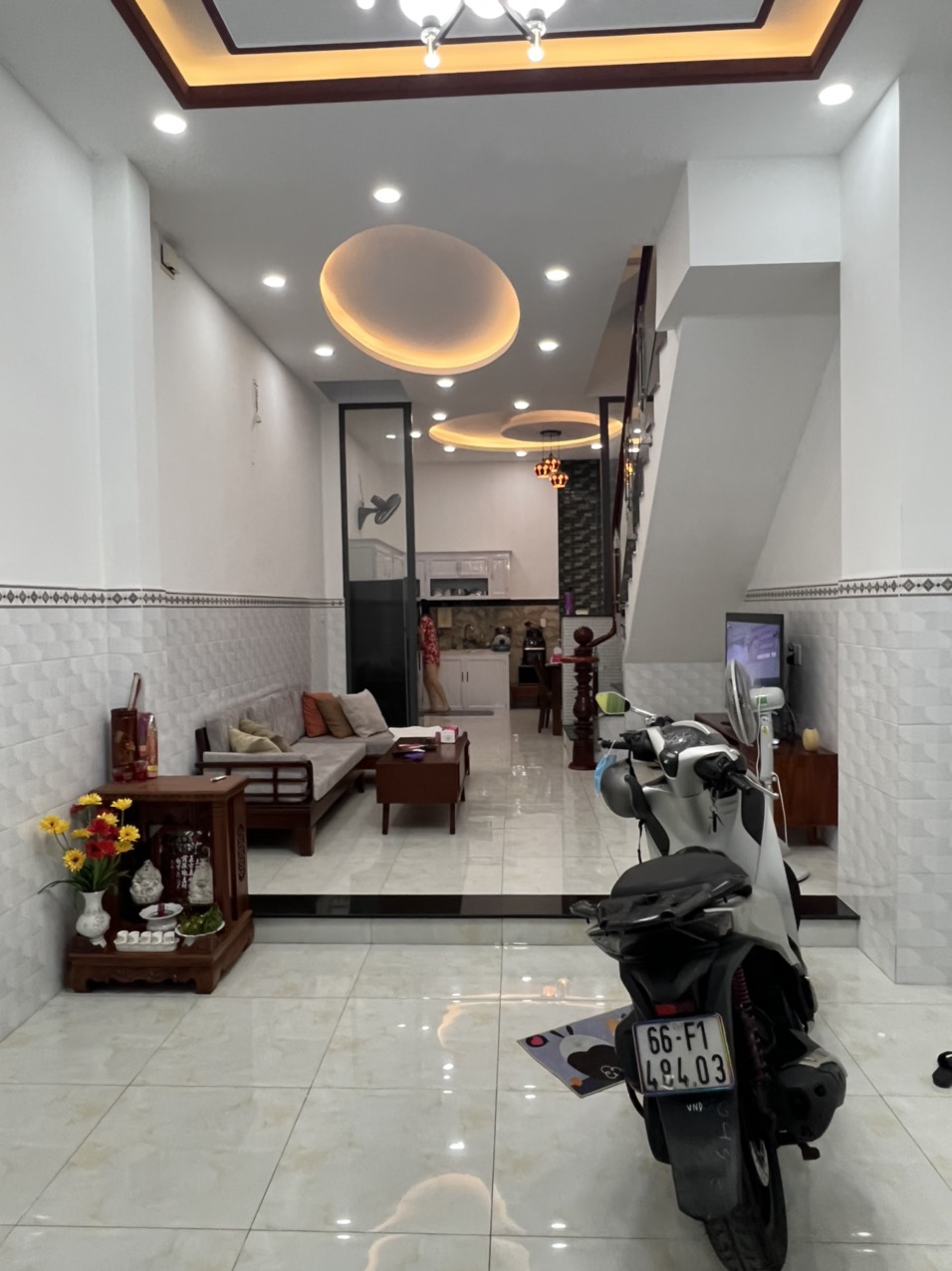 Bán nhà vị trí đẹp gần trung tâm mua sắm tặng bộ thất cơ bản, quận Bình Tân - 4x16m