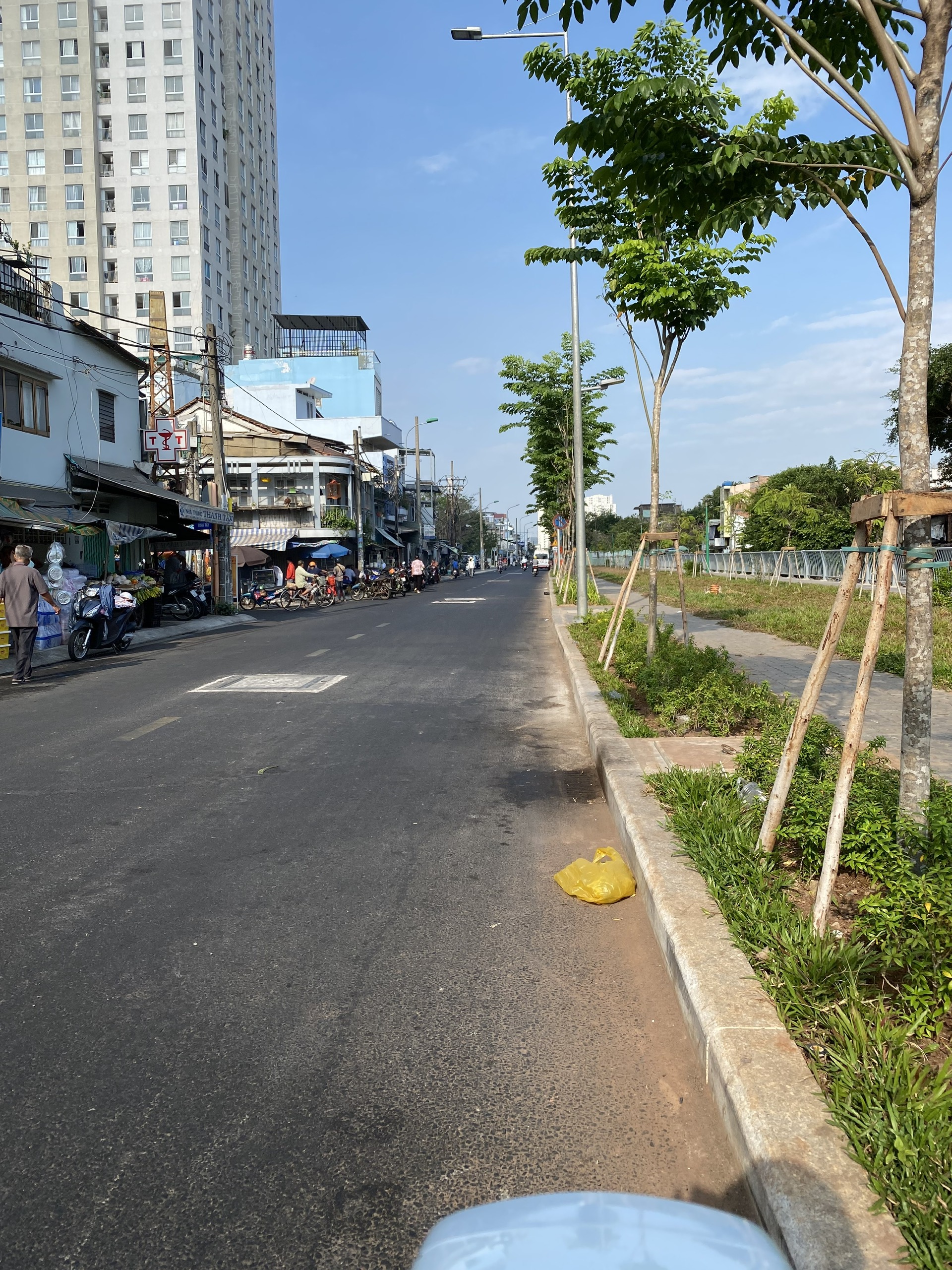 Bán nhà căn góc mặt tiền kinh doanh gần chợ Bình Tây Quận 6