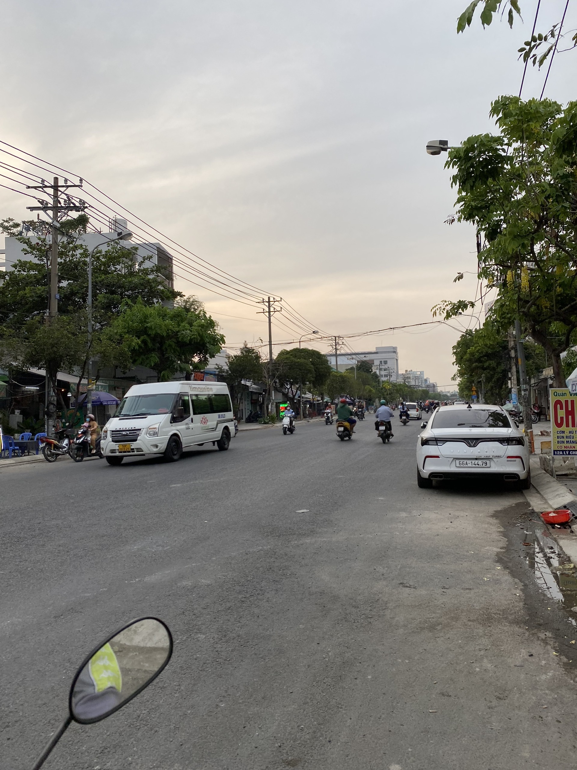 Bán nhà mặt tiền kinh doanh khu Bình Phú