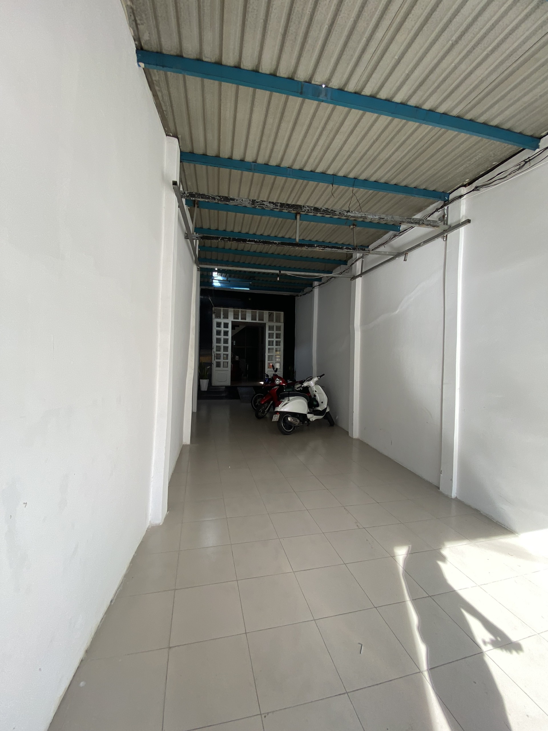 Bán khách sạn mặt tiền kinh mặt tiền An Dương Vương , gần khú Bình Phú