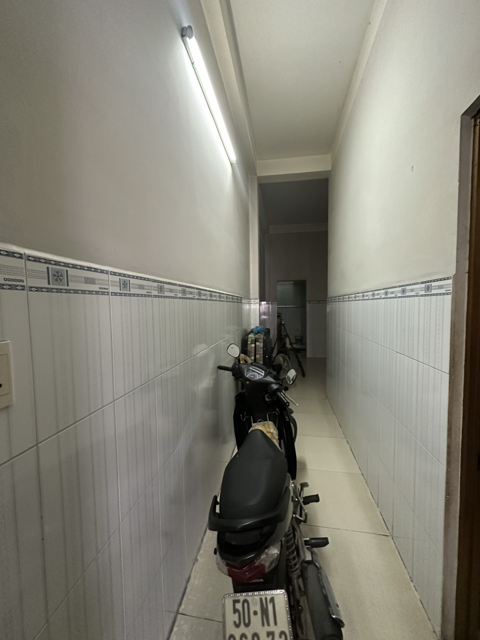 Bán Nhà Đường Kinh Doanh 12m Ngay Vòng Xoay Mũi Tàu - 7.32 x 20.97m