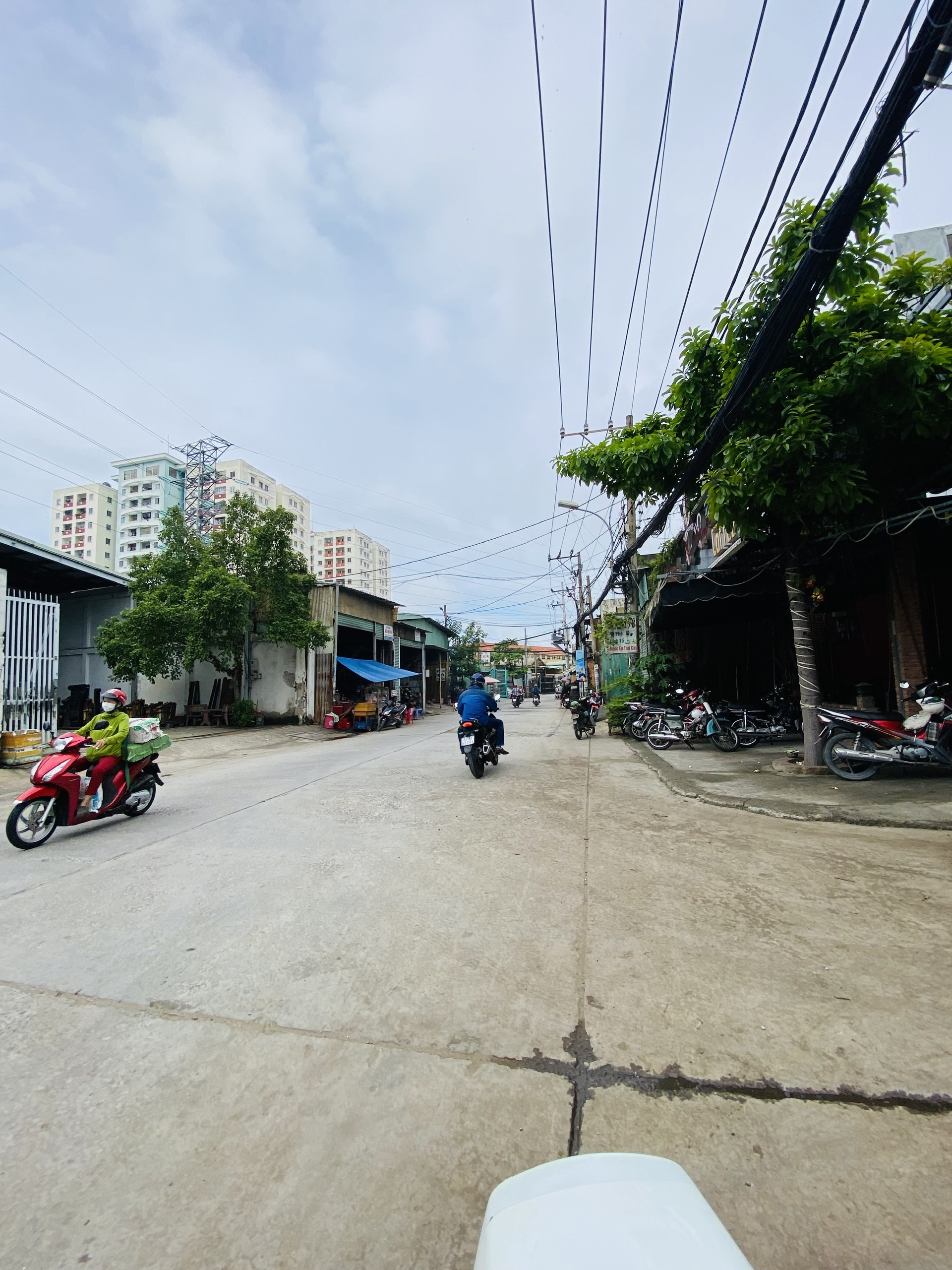 Bán nhà mặt tiền kinh doanh khu Bùi Tư Toàn , kế bên Aeon Bình Tân