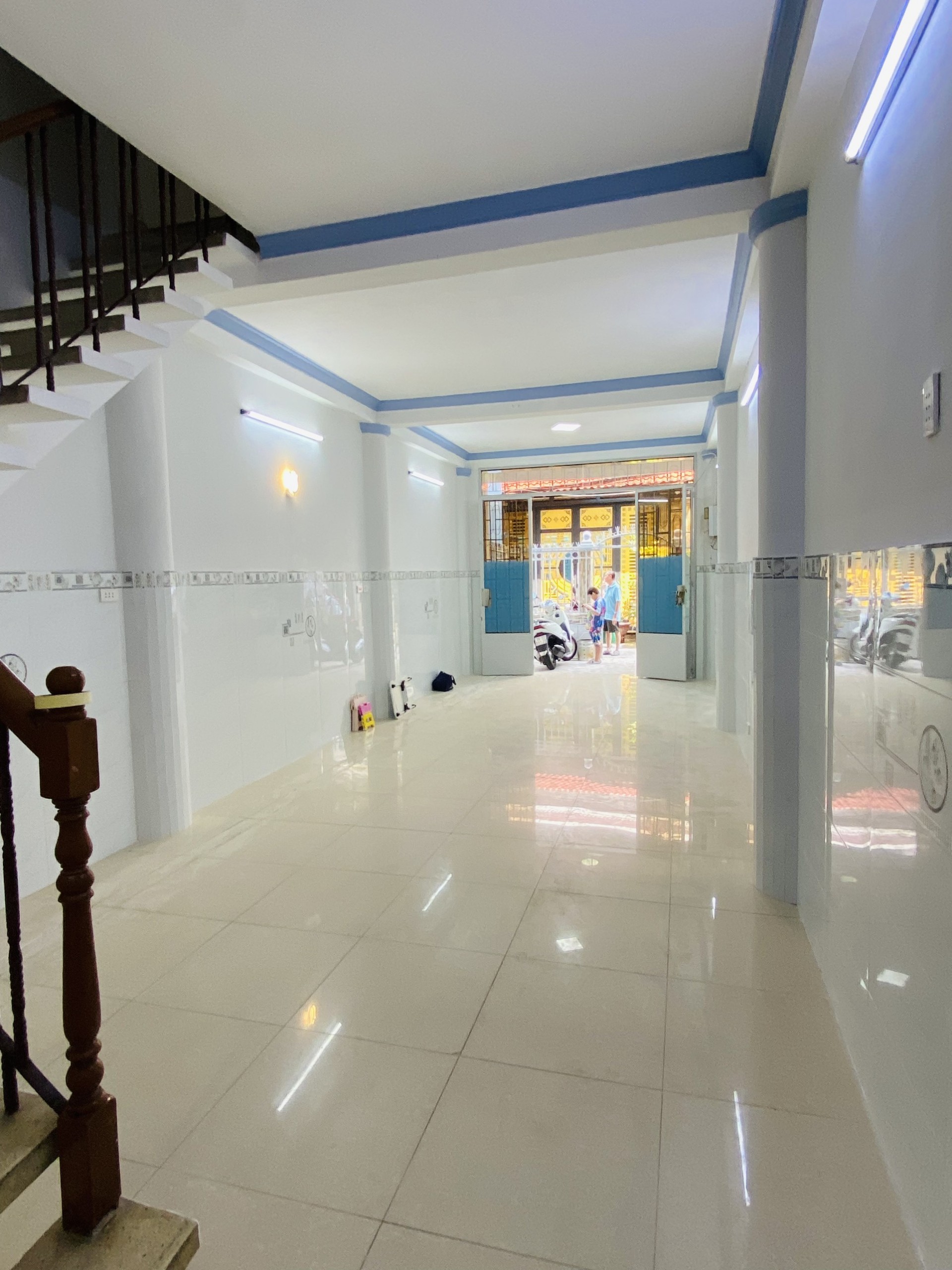 Bán nhà cách Võ Văn Kiệt 100m