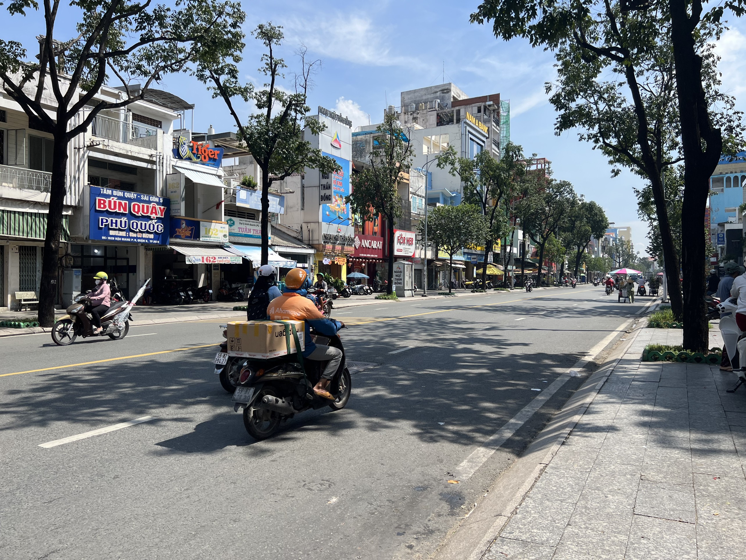 Bán Nhà Mặt Tiền Kinh Doanh Sầm Uất 20m Khu Chợ Lớn P6 Q6 - 4.15 x 24.97m