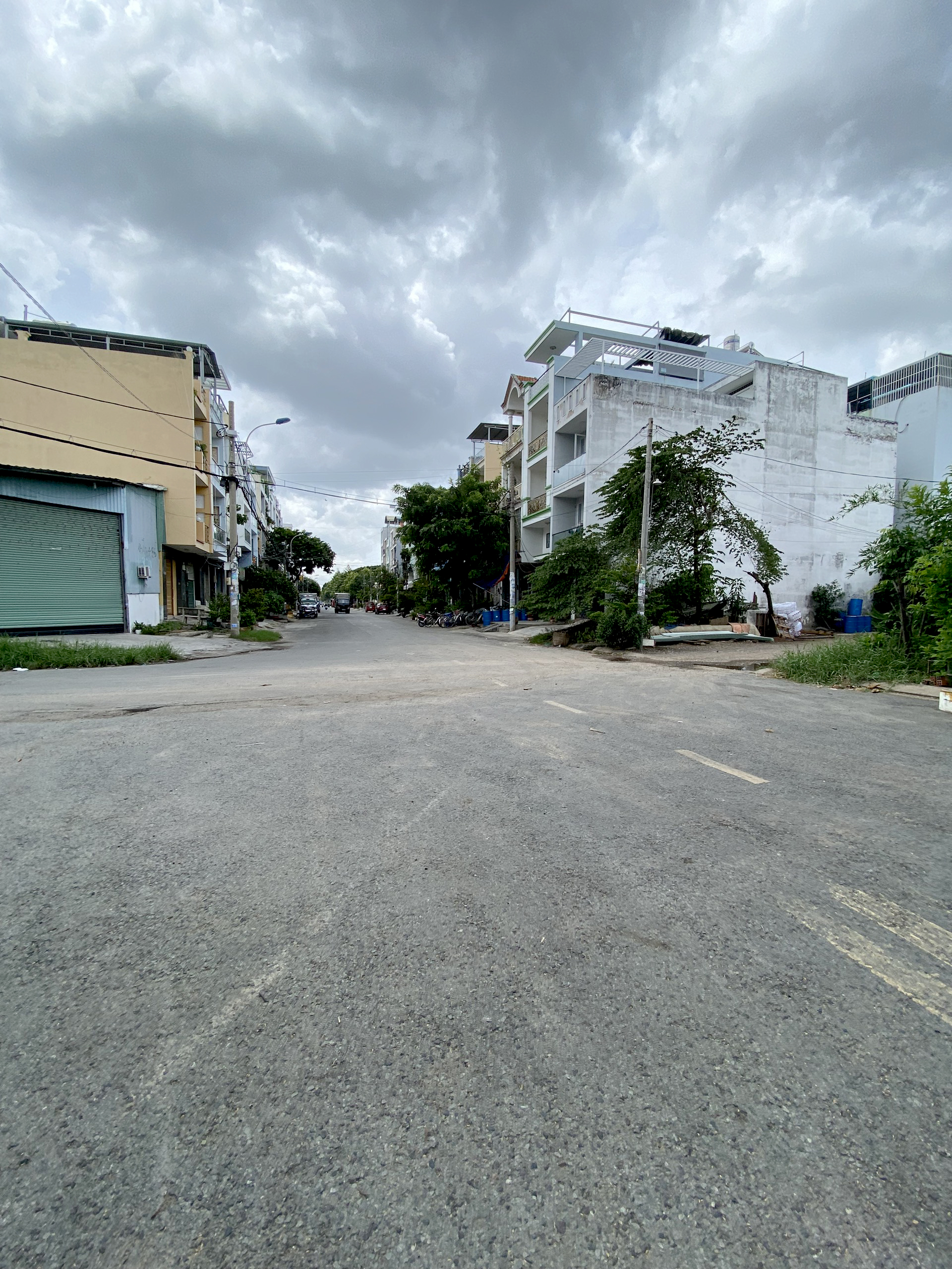 Bán nhà đôi 10x17m khu Bình Phú đường lớn