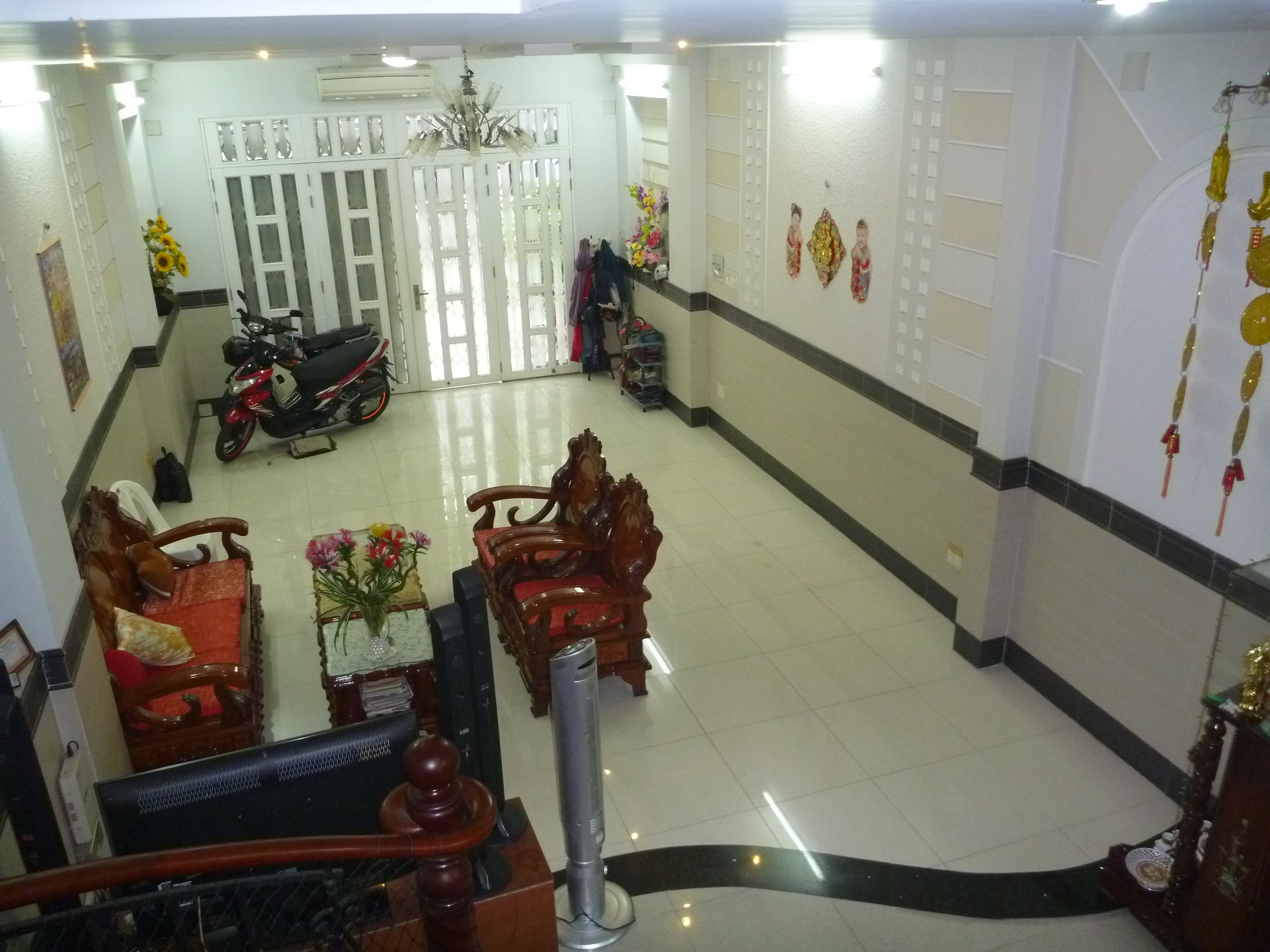 Bán nhà mặt tiền kinh doanh khu Tên Lửa