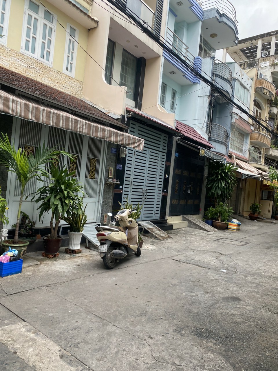 Bán Nhà Võ Văn Kiệt 7.6 tỷ DT: 4.9 x 11m, 3PN + 2WC