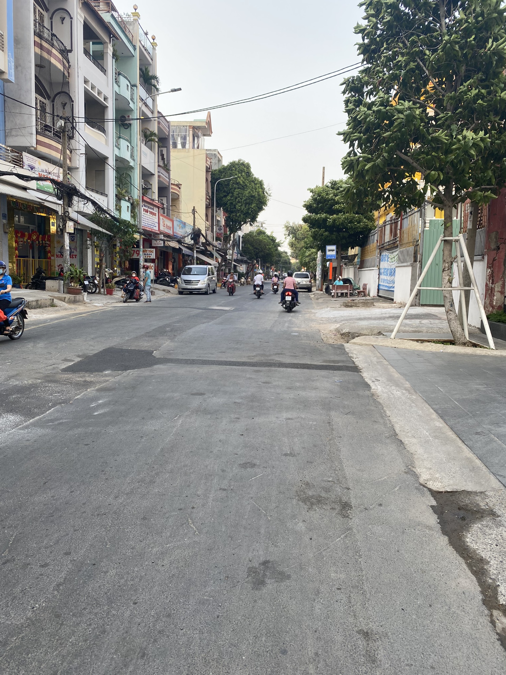 Bán nhà mặt tiền Trần Văn Kiểu , đối diện chung cư