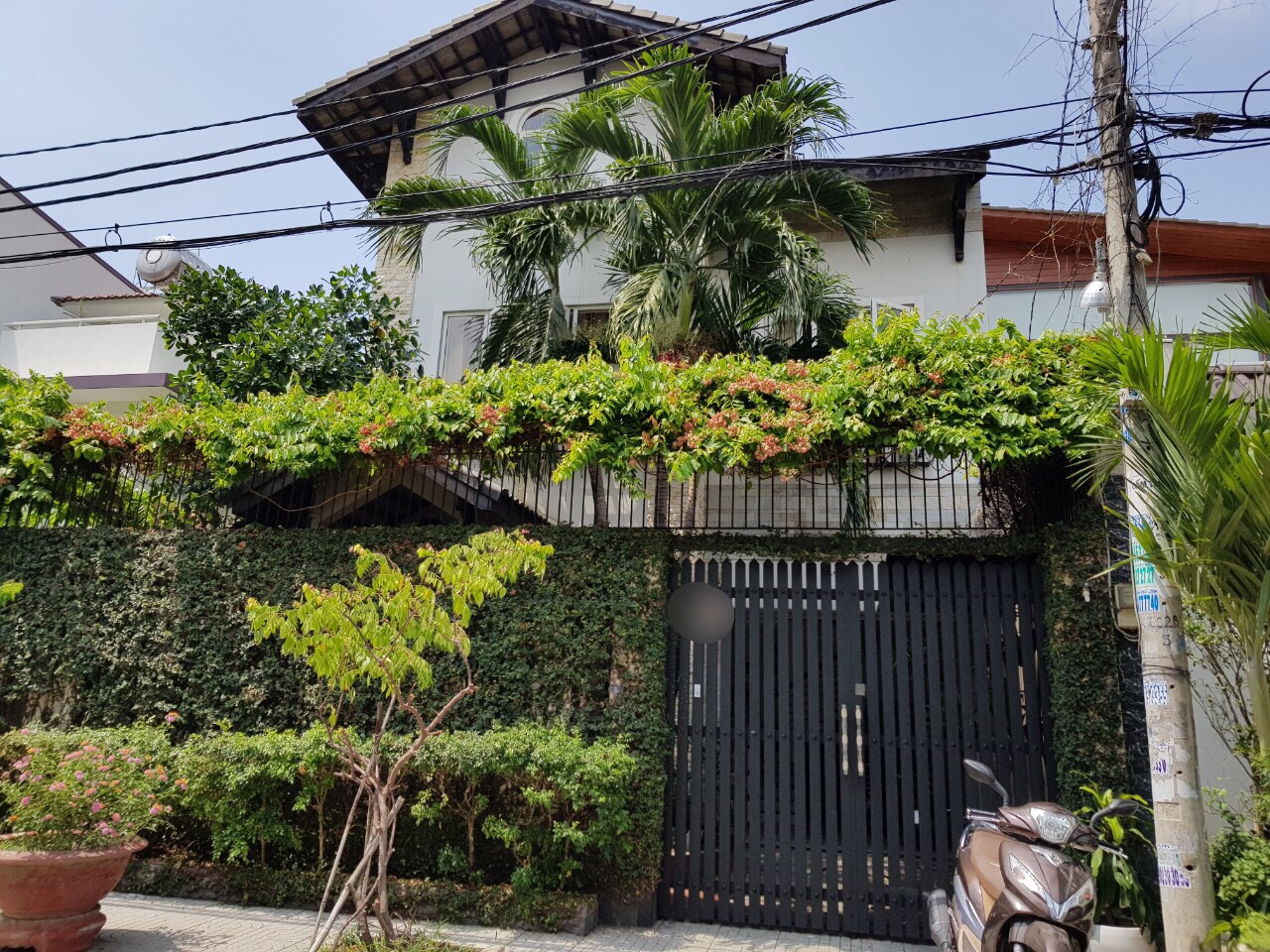 Bán Biệt thự cao cấp KDC Tên Lửa đầy đủ nội thất 25 tỷ. DT:  10x19m, 4PN +4WC