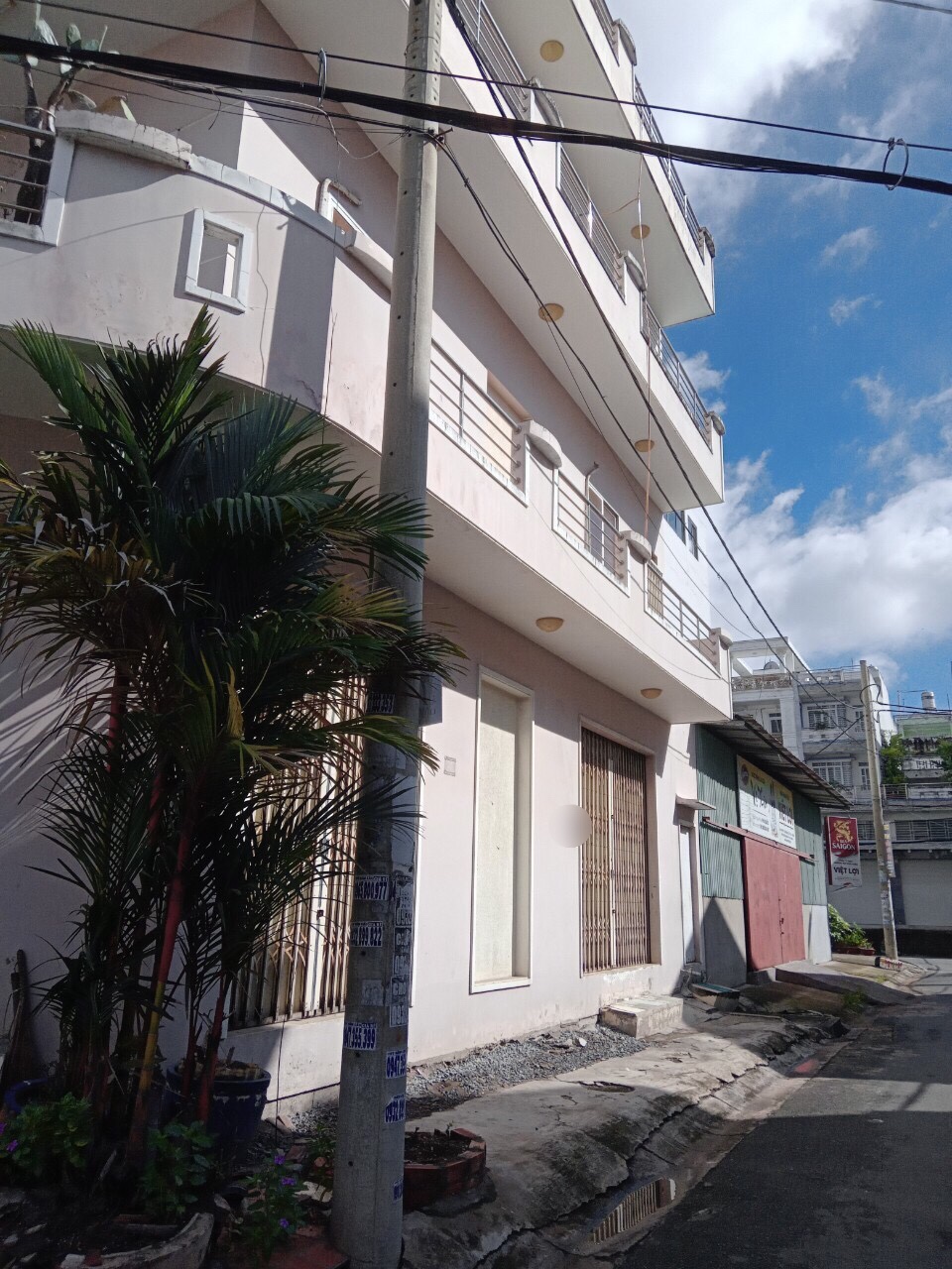 Nhà mặt tiền đường số P.10 Q.6.  13 tỷ.  DT: 4.5 x16m , 5PN + 3WC