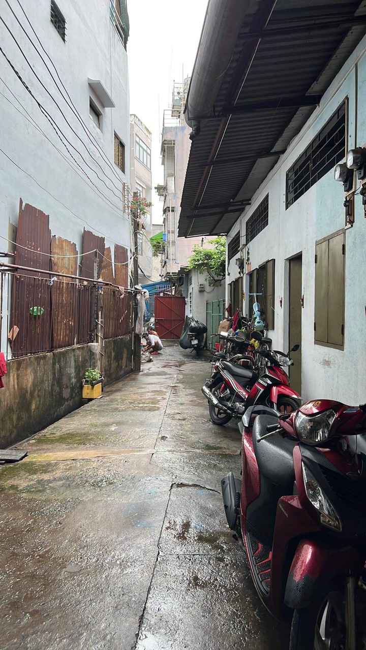 Bán đất diện tích lớn gần chợ Phú Lâm