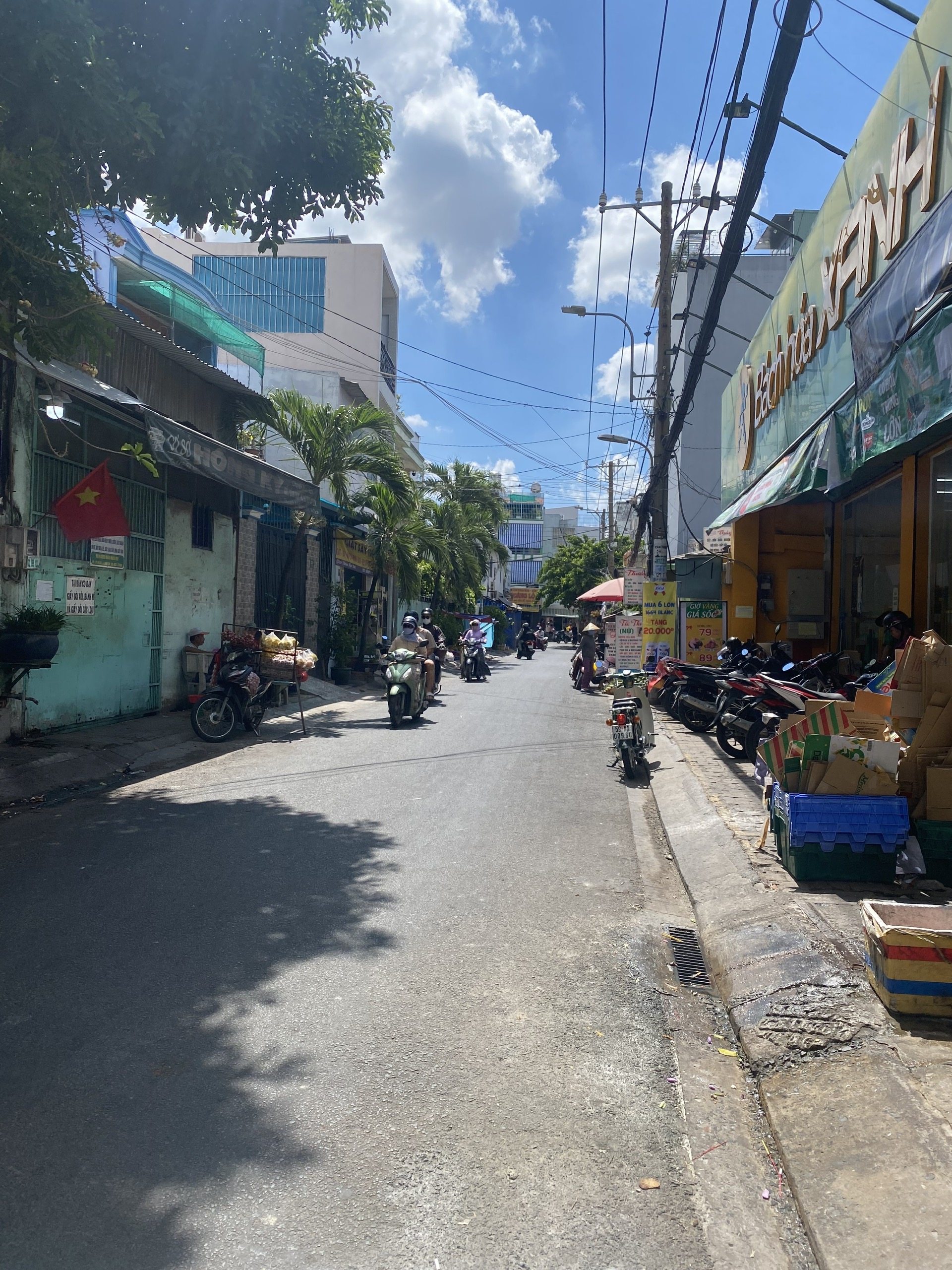 Bán nhà mặt tiền kinh doanh khu Tên Lửa doanh thu cao