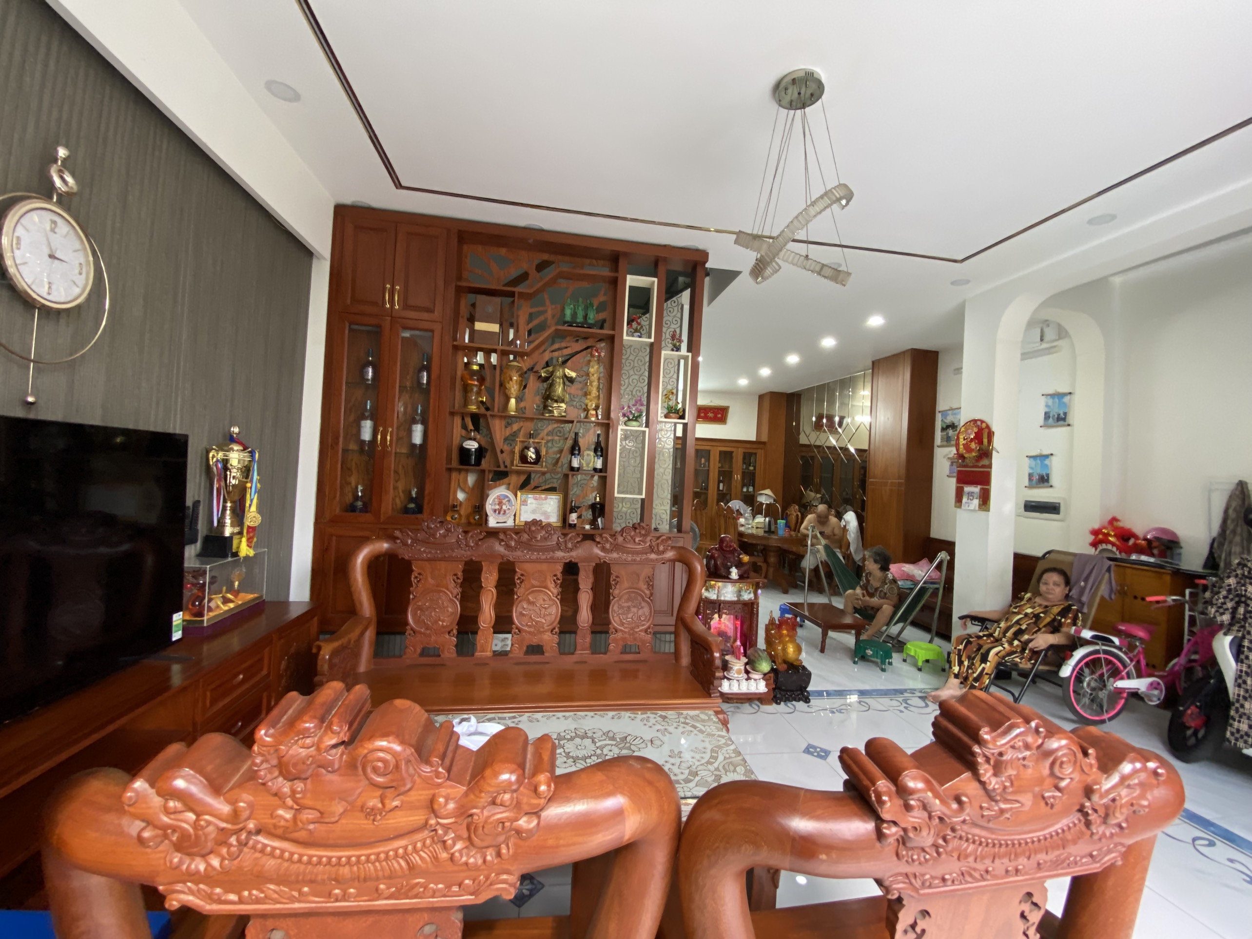 Bán nhà đẹp gần chợ Phú Lâm