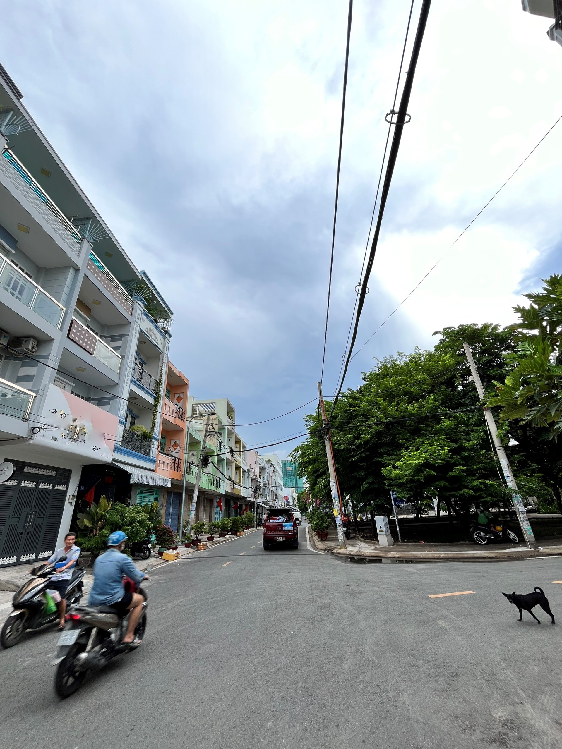 MTNB - KDC BÌNH PHÚ 2, P10, Q6 - Nhà đối diện công viên, mát mẻ. 4 Tầng - 4PN 3WC