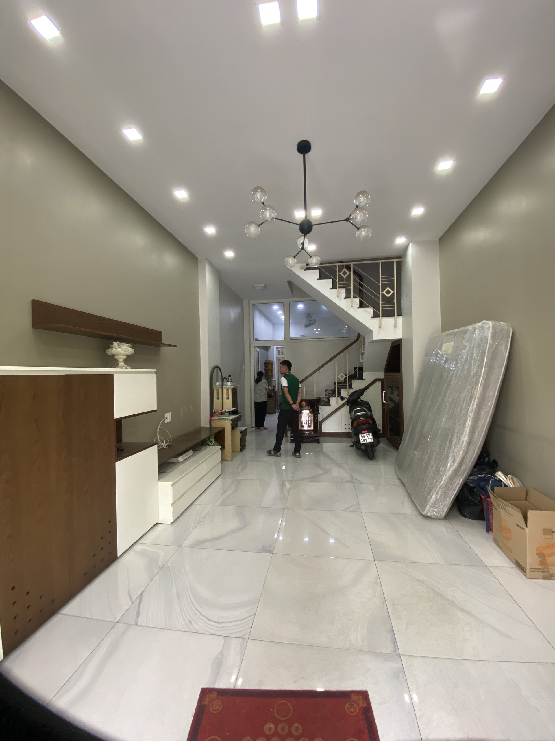 bán nhà mặt tiền kinh doanh đối diện công viên -Gần chợ Phú Lâm