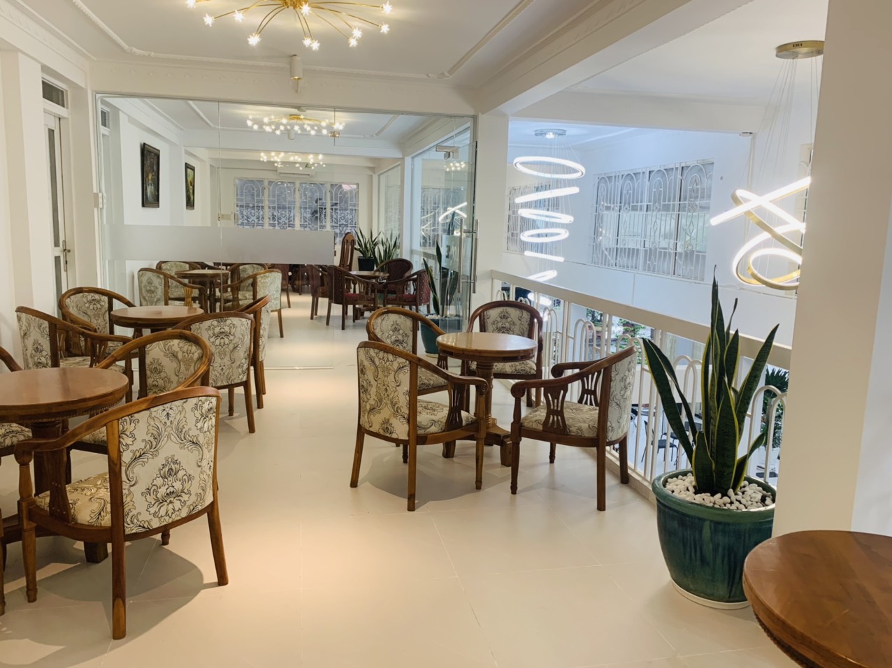 CĂN GÓC 2 MẶT TIỀN KINH DOANH - VÀNH ĐAI TRONG - BTĐ.B - BÌNH TÂN - 24m x 25m - Nhà 5 Tầng đang kinh doanh Cafe