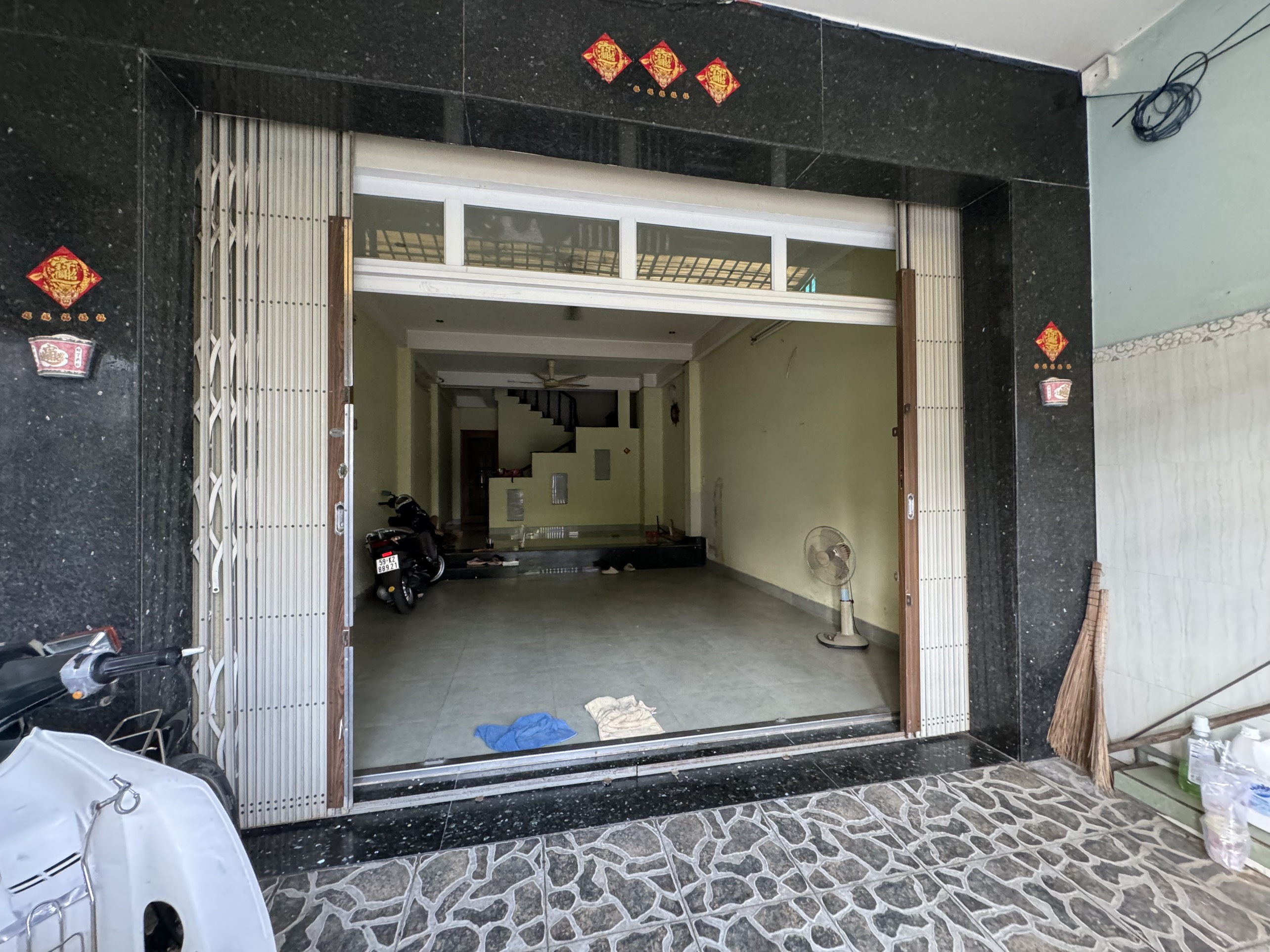 Mặt tiền kinh doanh - Lê Cơ - KDC Nam Hùng Vương - 4.5m x 20m - 4 tầng - vào ở liền.