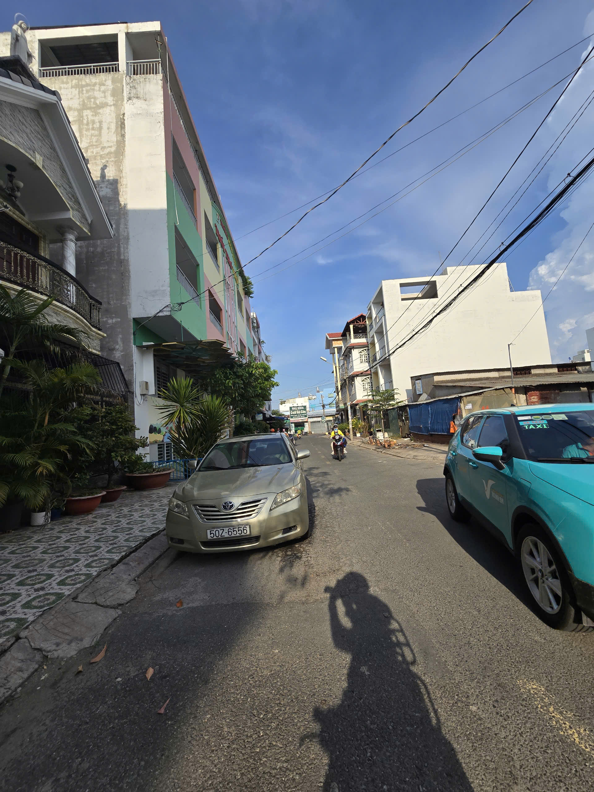 Bán nhà ngang lớn ở khu Tên Lửa , gần chợ Da Sà