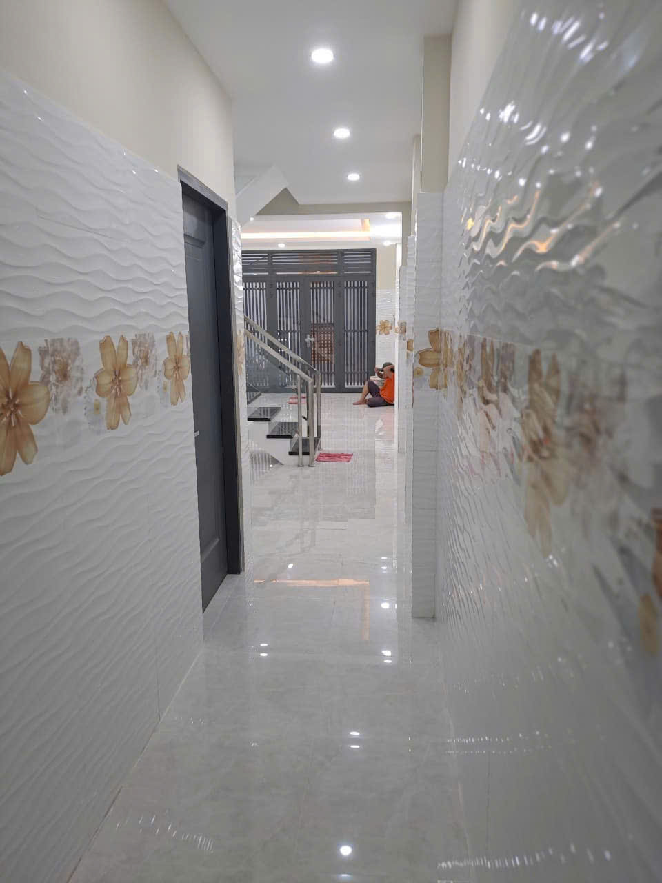 Nhà đẹp gần chợ cây gõ