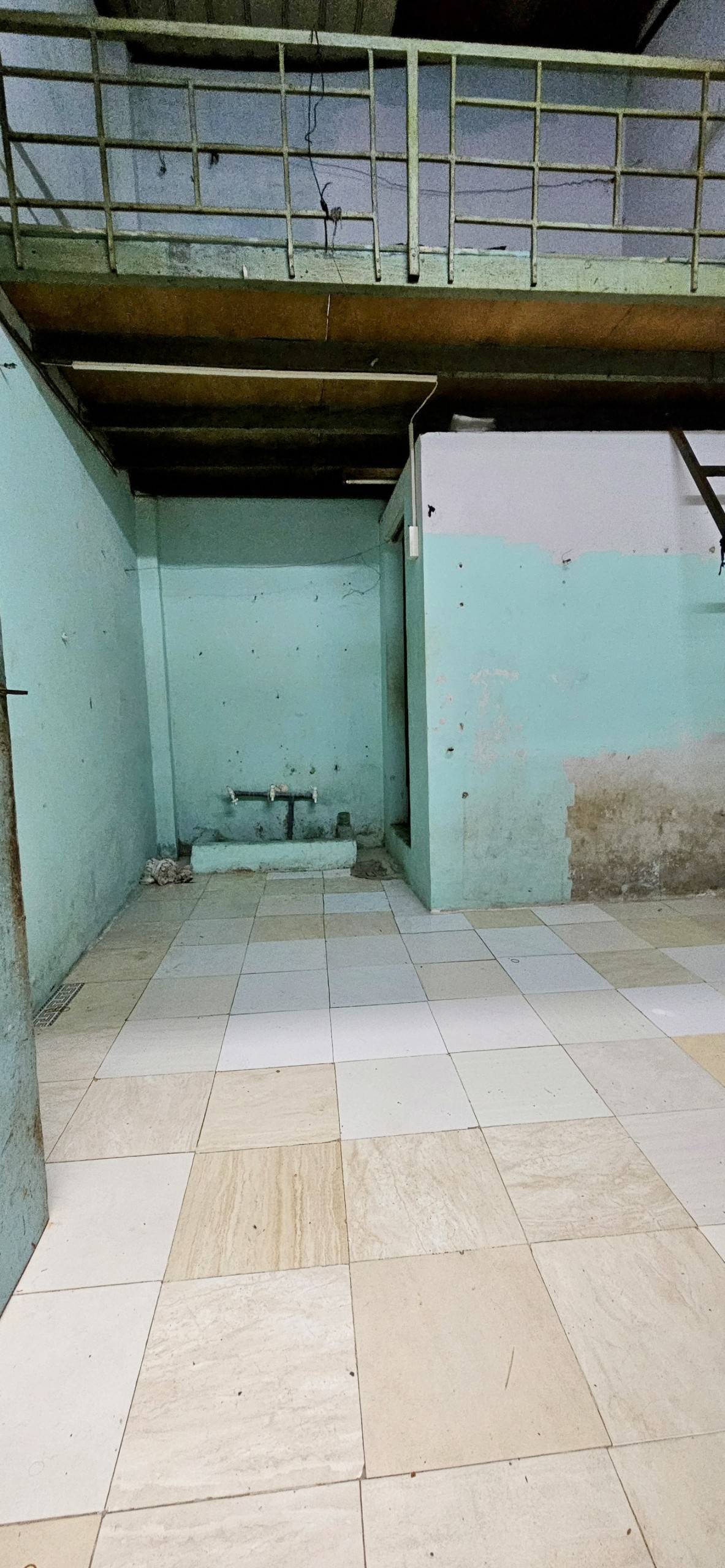 Bán phòng trọ diện tích lớn gần Quận 6