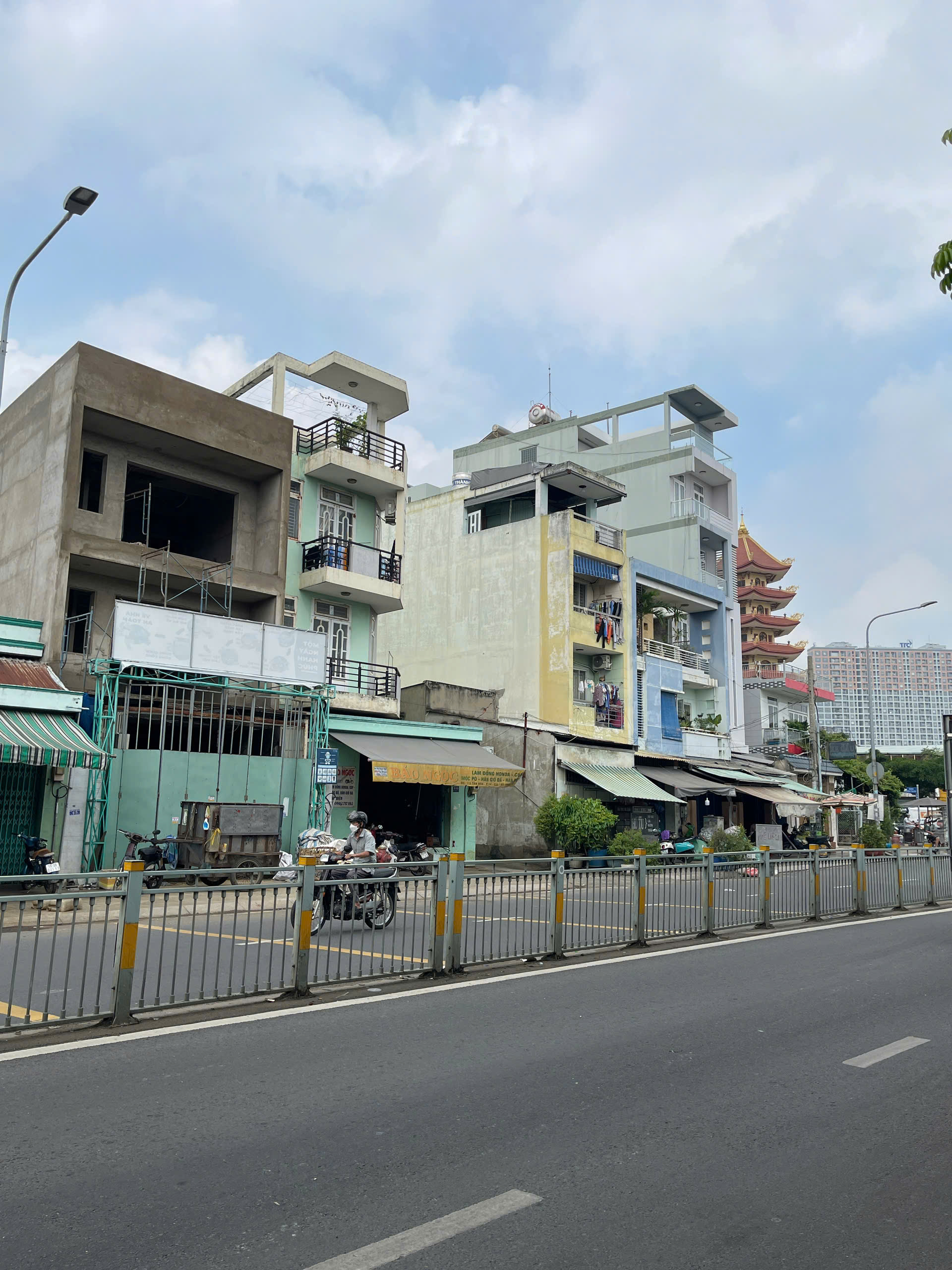 MTKD - 6m x 22m (Nở Hậu 6,2m) Tân Hóa P14, Q6 - Nhà đang xây dựng 3 lầu.