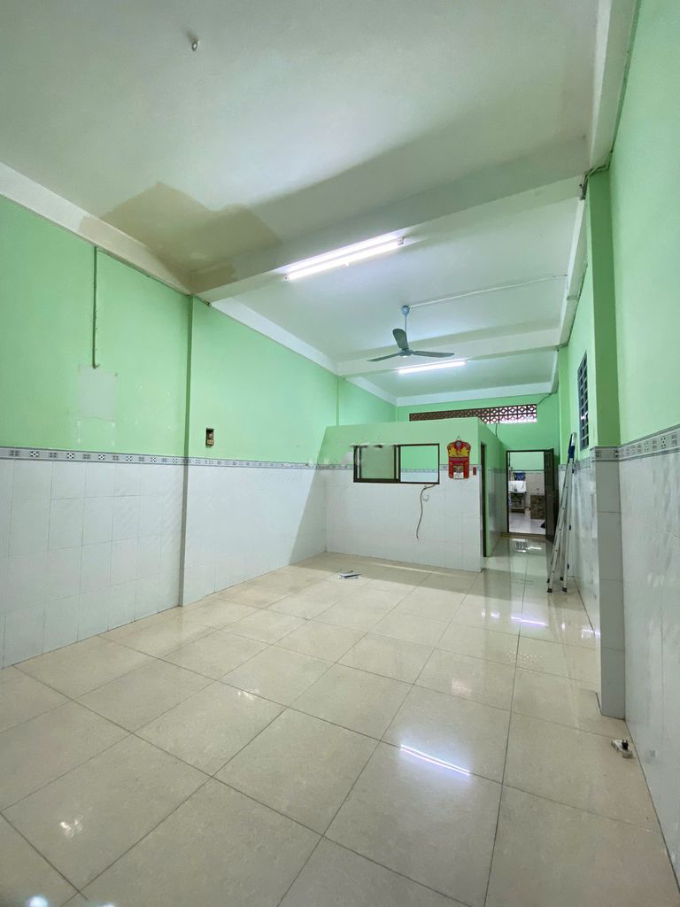 Bán nhà góc đường Hồng Bàng