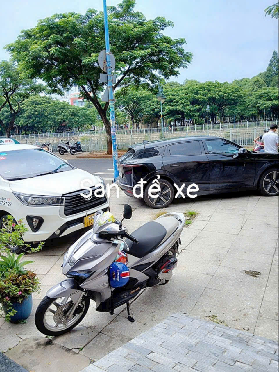 Bán nhà mặt tiền kinh doanh Lò Gốm gần cầu Phạm Văn Chí