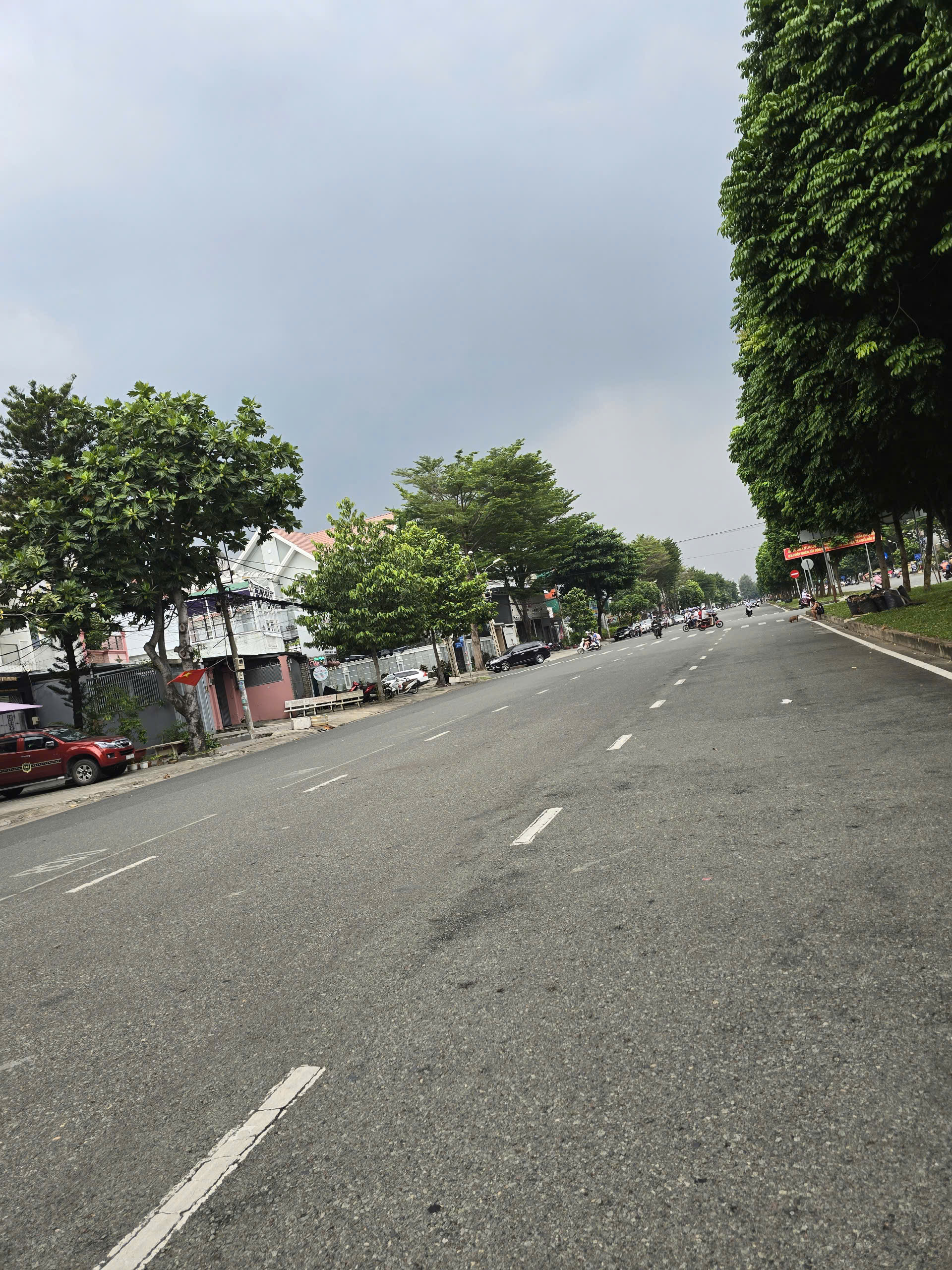 Bán nhà góc mặt tiền khu Tên Lửa