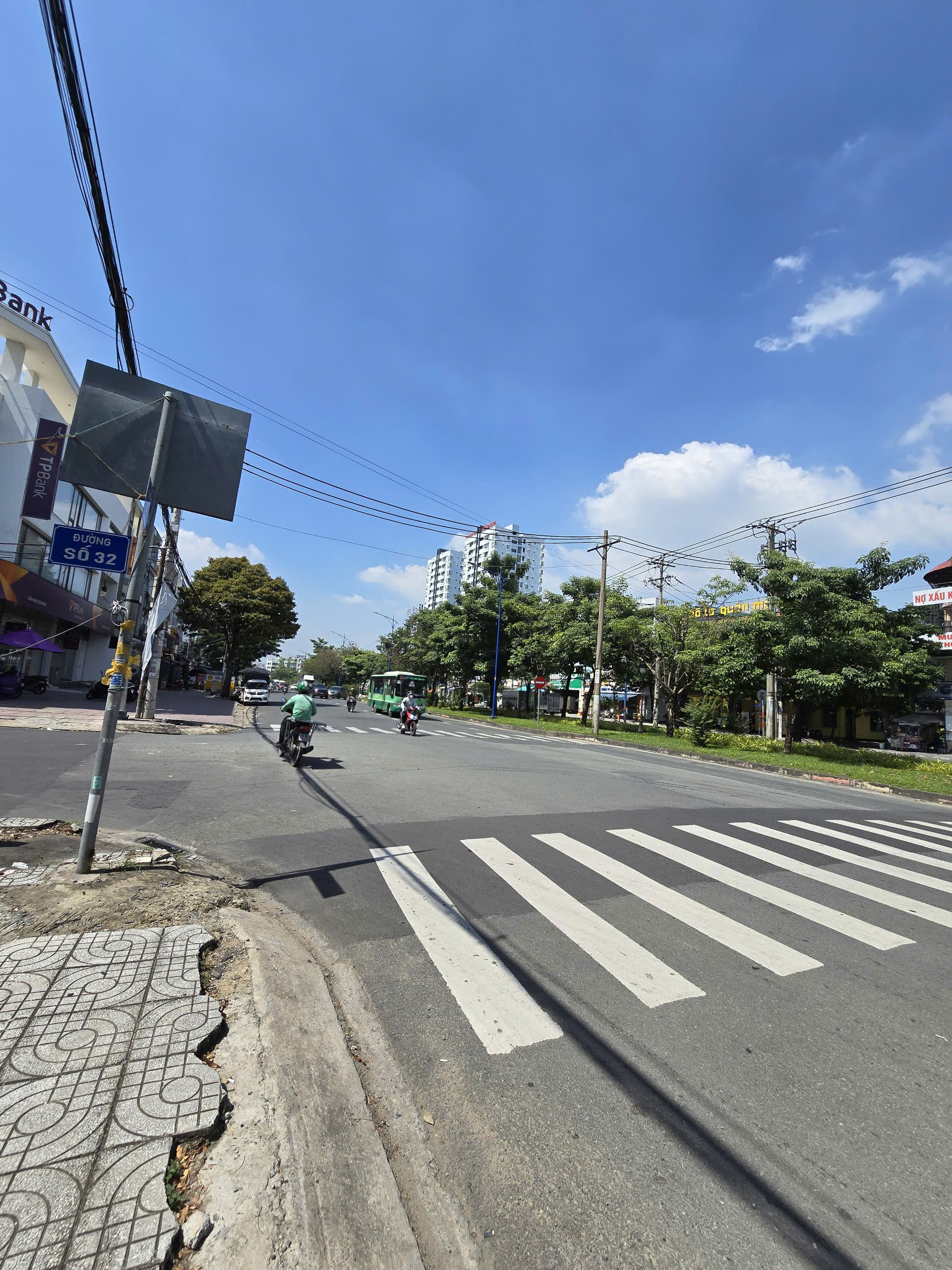 Bán nhà mặt tiền Trần Văn Giàu , ngang 5mx dài 20m