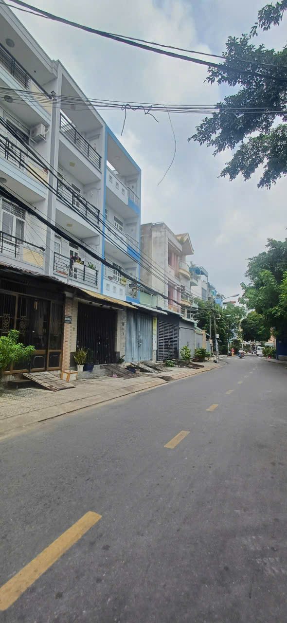 Bán nhà mặt tiền kinh doanh khu Bình Phú