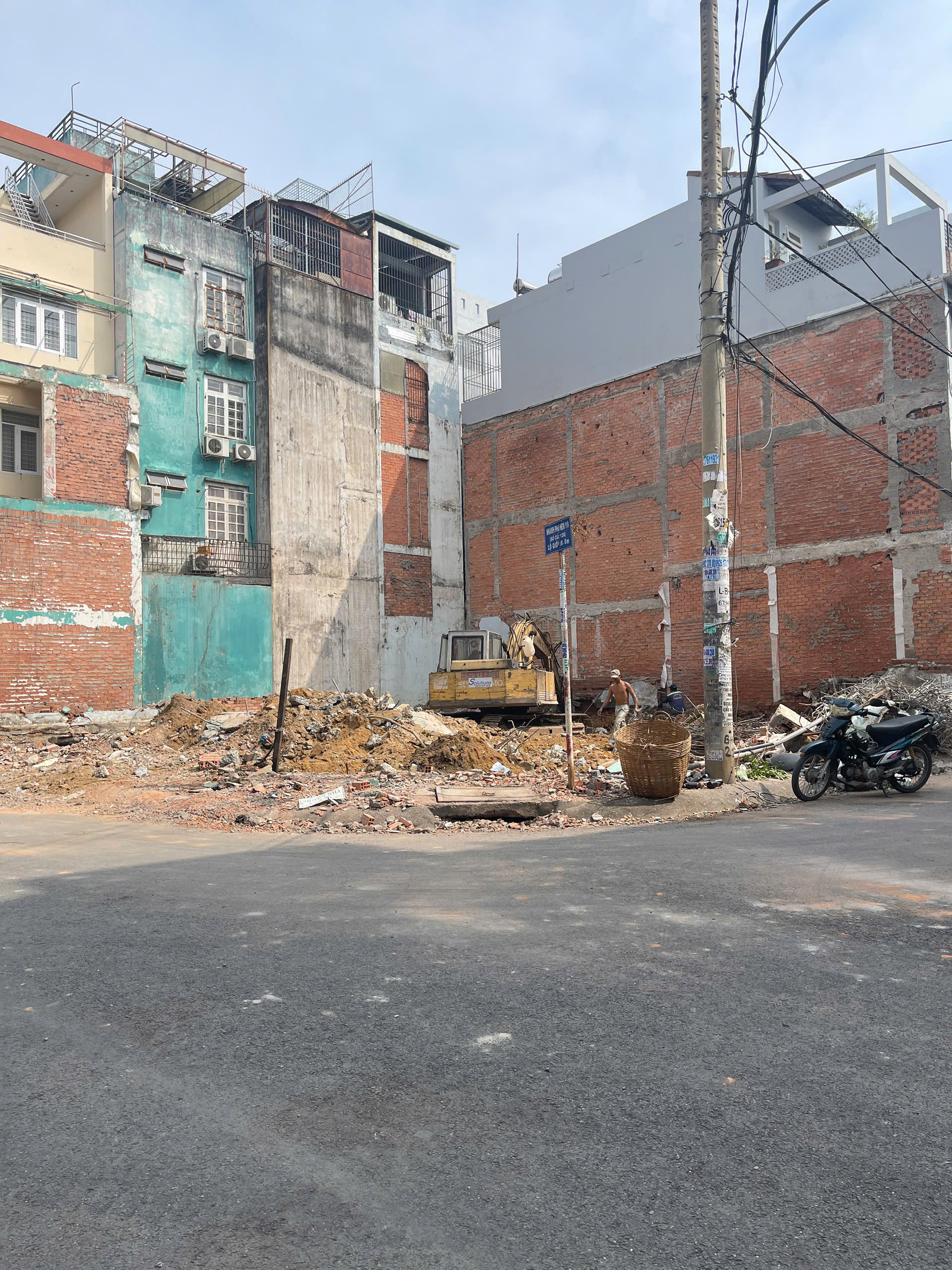 Bán kho xưởng MTNB Bà Hom P13 Q6 - 18x17m