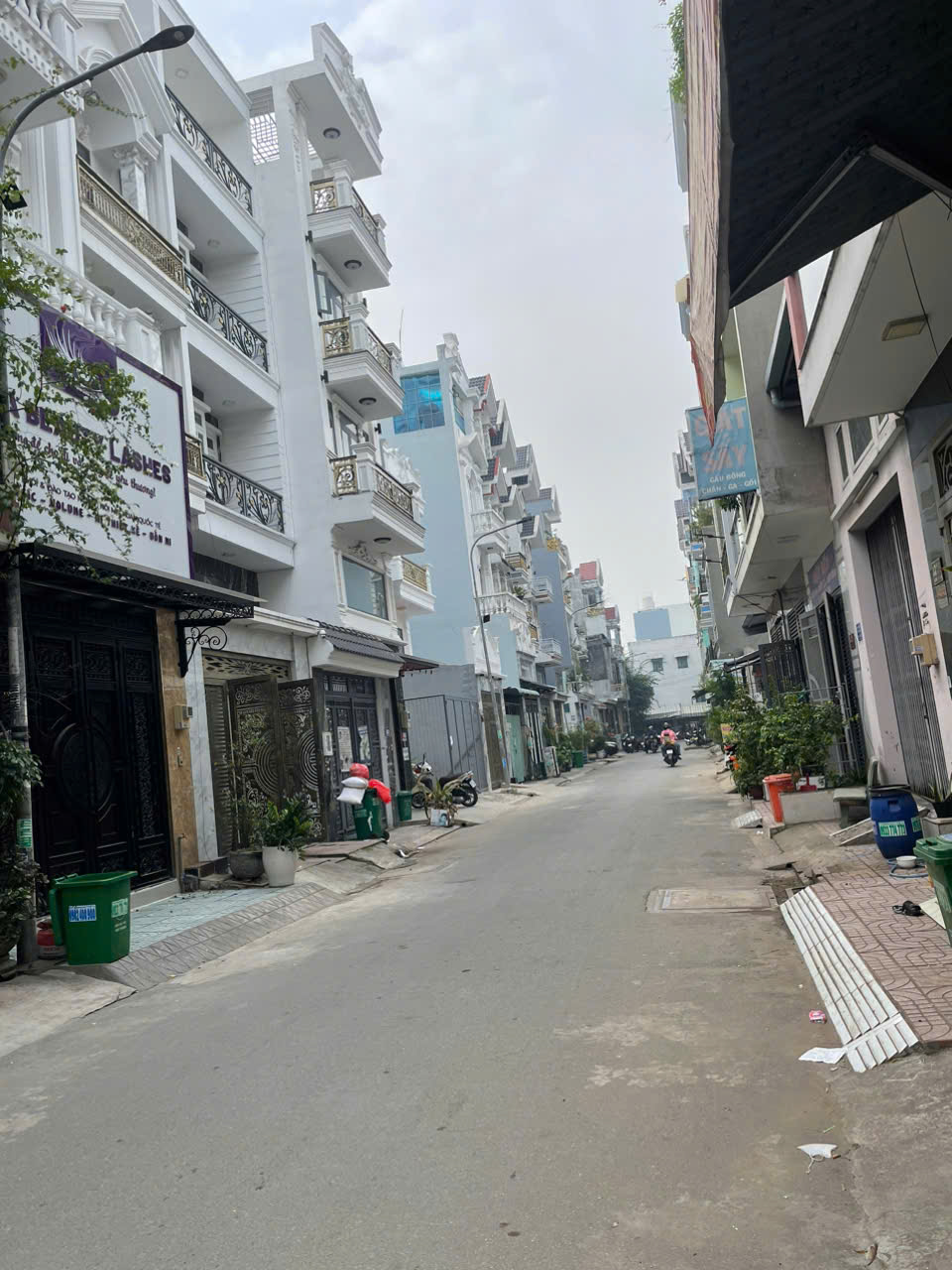 Bán nhà đường xe hơi , đường Bên Lội