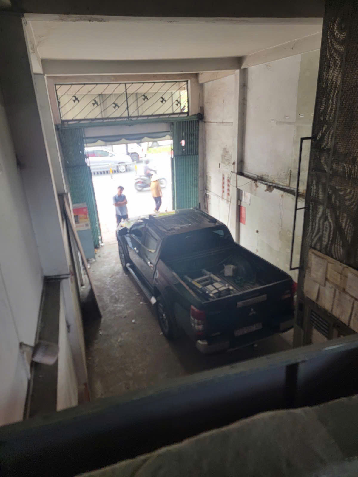 Bán nhà mặt tiền kinh doanh đường Kinh Dương Vương , gần công viên Phú Lâm