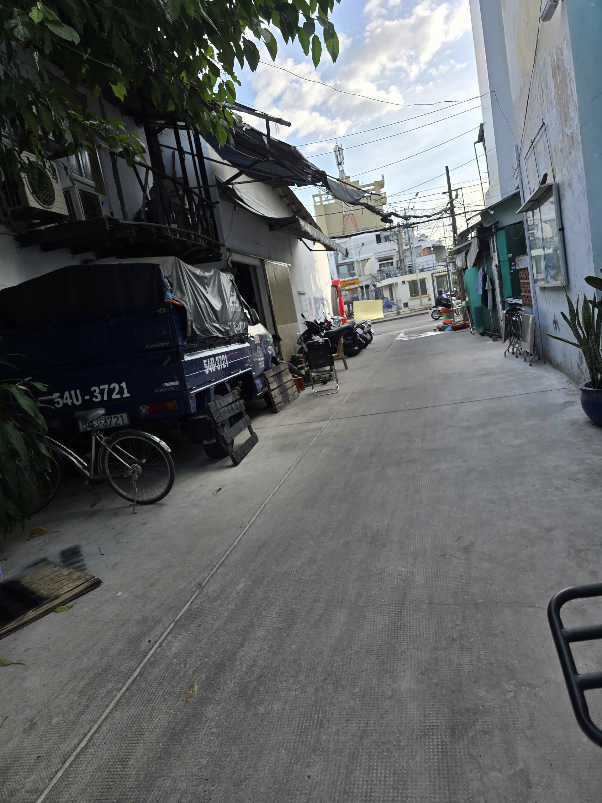 Bán nhà mặt sát mặt tiền Phan Văn Khỏe , gần chợ Bình Tiên