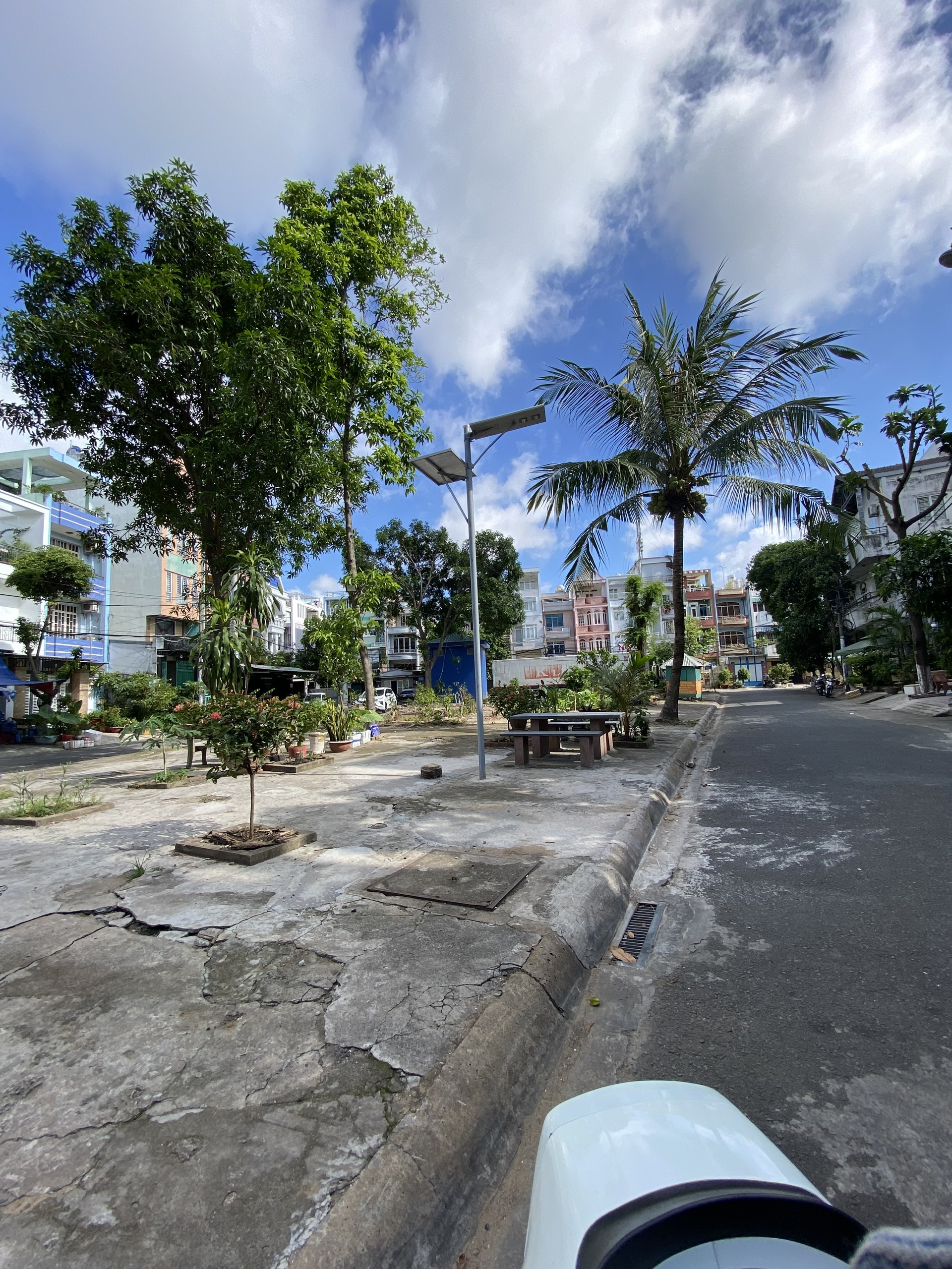 Bán nhà sát bên Aeon Bình Tân , đối diện công viên