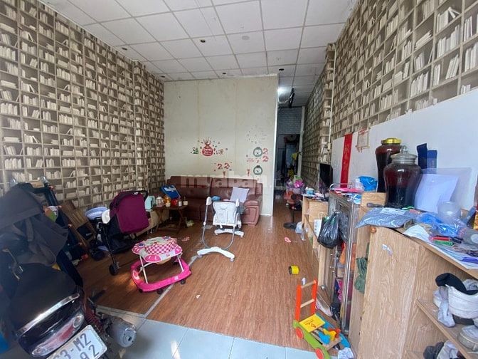 Bán nhà nhỏ sát bên chợ Khiếu Năng Tĩnh , giáp phố ẩm thực Quận 6
