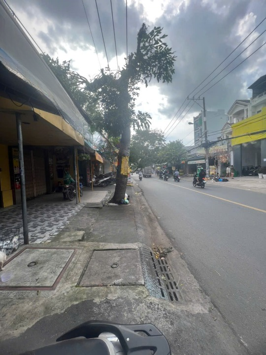 MTKD - Tỉnh Lộ 10 - 4m x 40m - Nhà Cấp 4. Hiện đang kinh doanh buôn bán, đoạn sầm uất.