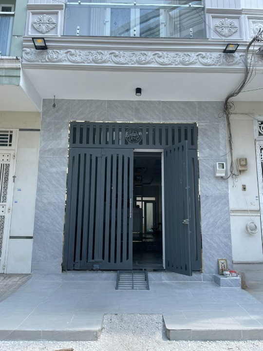 MTNB - KDC Bình Phú 2 - 4m x 15m - Nhà đẹp, xây phong cách cổ điển - Giáp đường Võ Văn Kiệt.