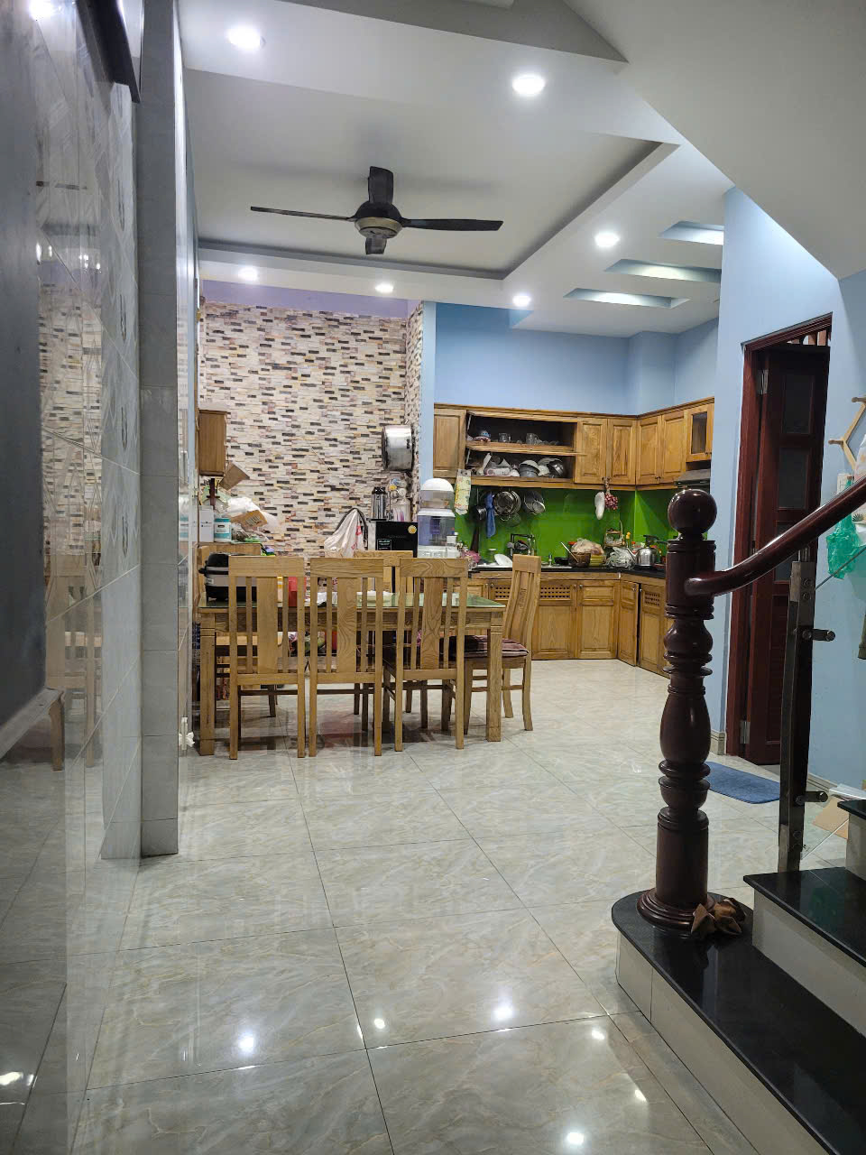 Mặt tiền nội bộ - KDC Tên Lửa - 4.5m x 15m - Nhà 1 lầu, Sân thượng - Nhà đẹp vào ở liền, khu an ninh, yên tĩnh.