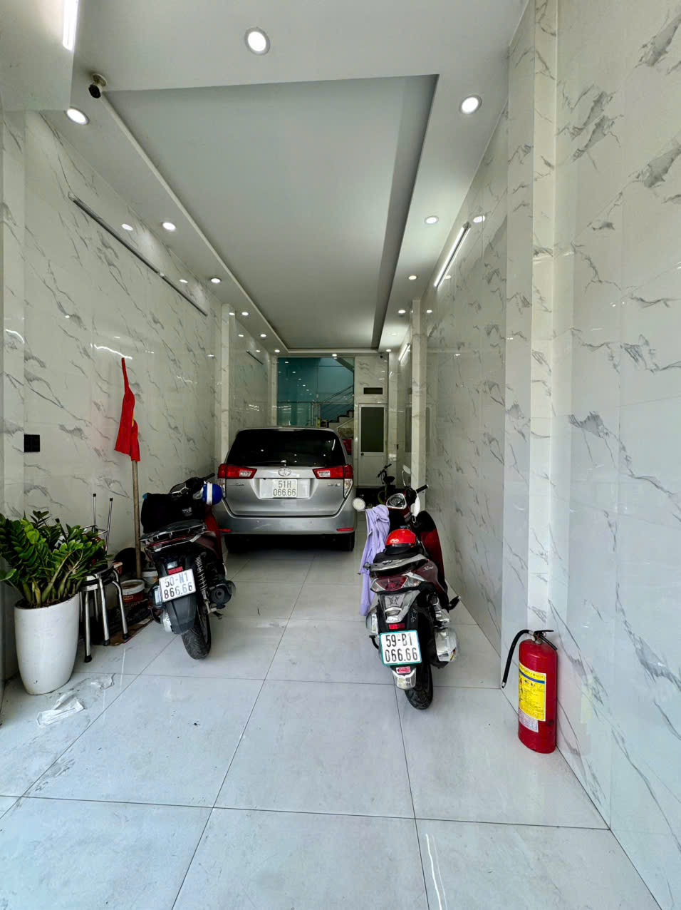 Bán nhà  mặt tiền Kinh Dương Vương đối diện công viên Phú Lâm