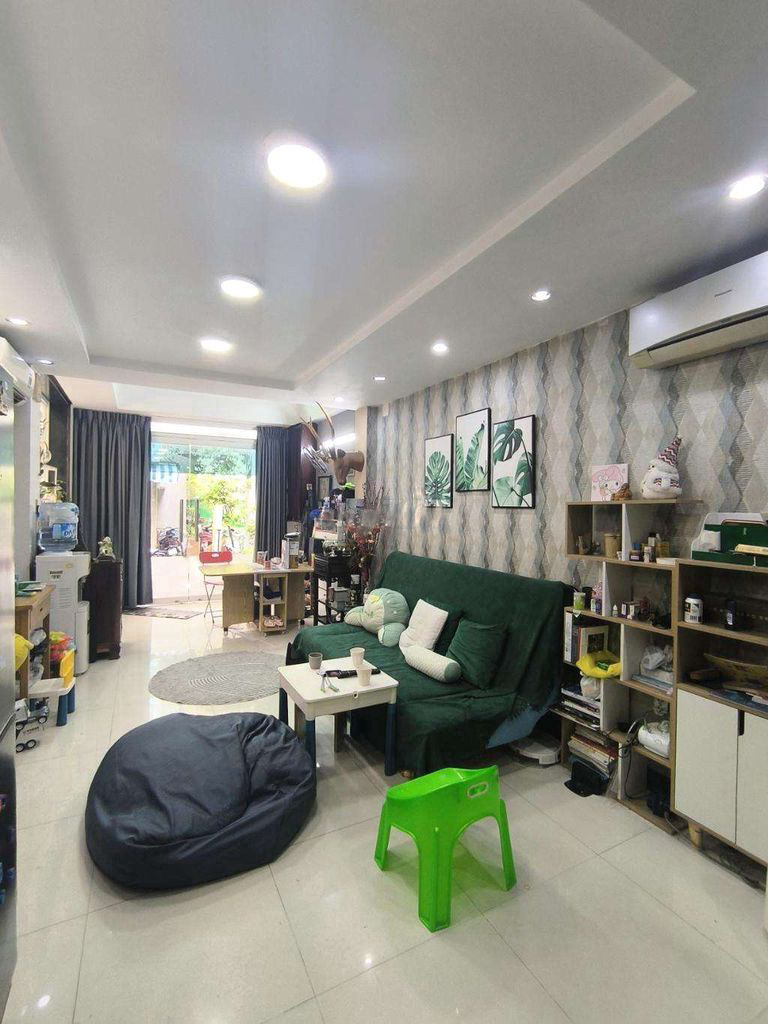 Bán nhà khu Trung Tâm quận 6 , gần chợ Bình Tây