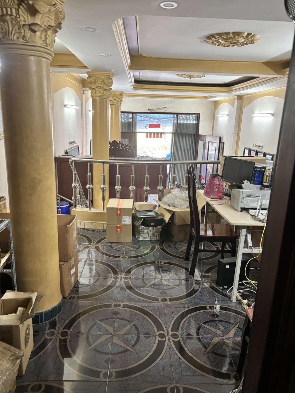 Nhà 3 tầng lê tuán mậu