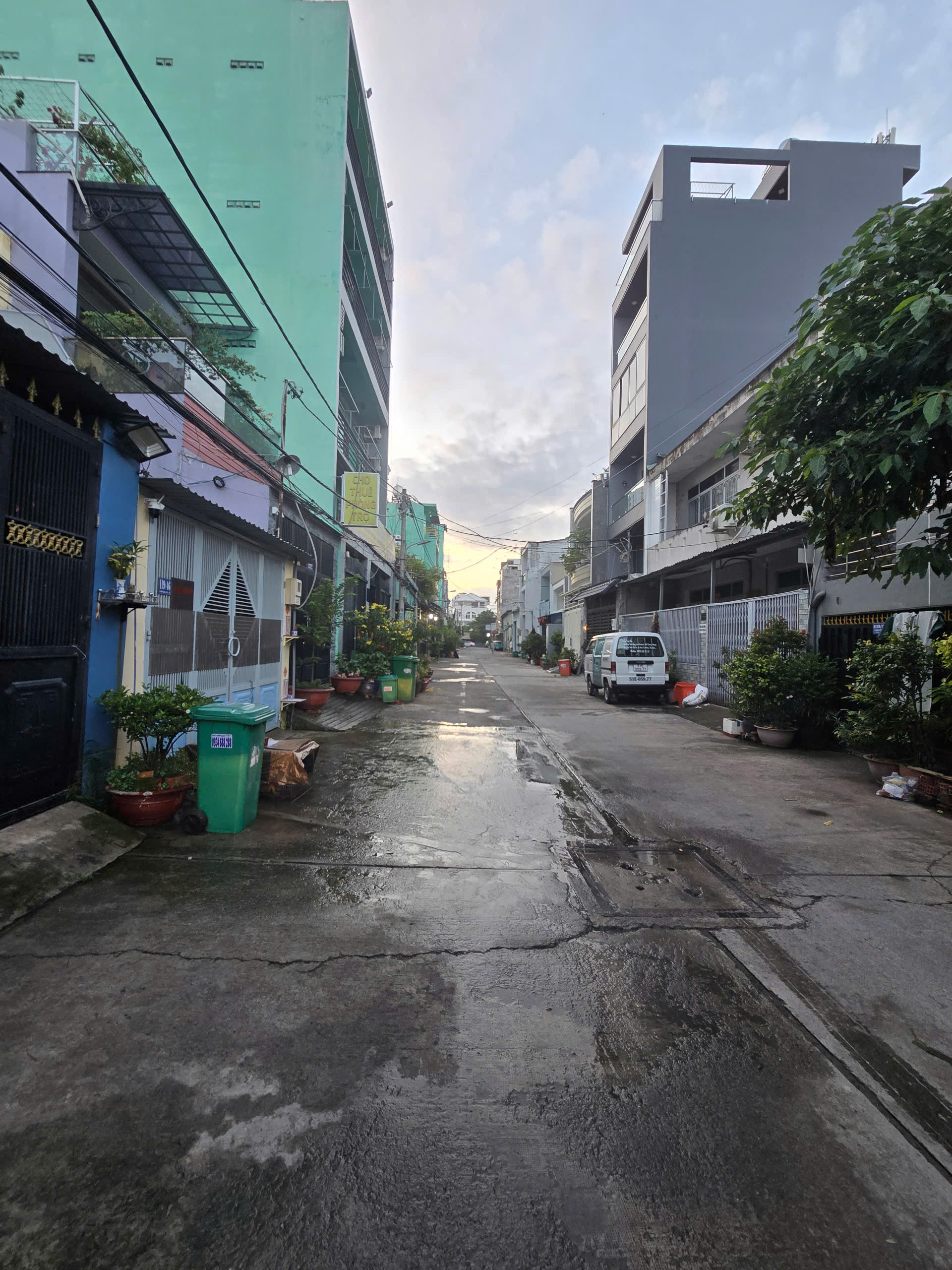 Bán nhà cũ tiện xây mới , gần chung cư Lê Thành